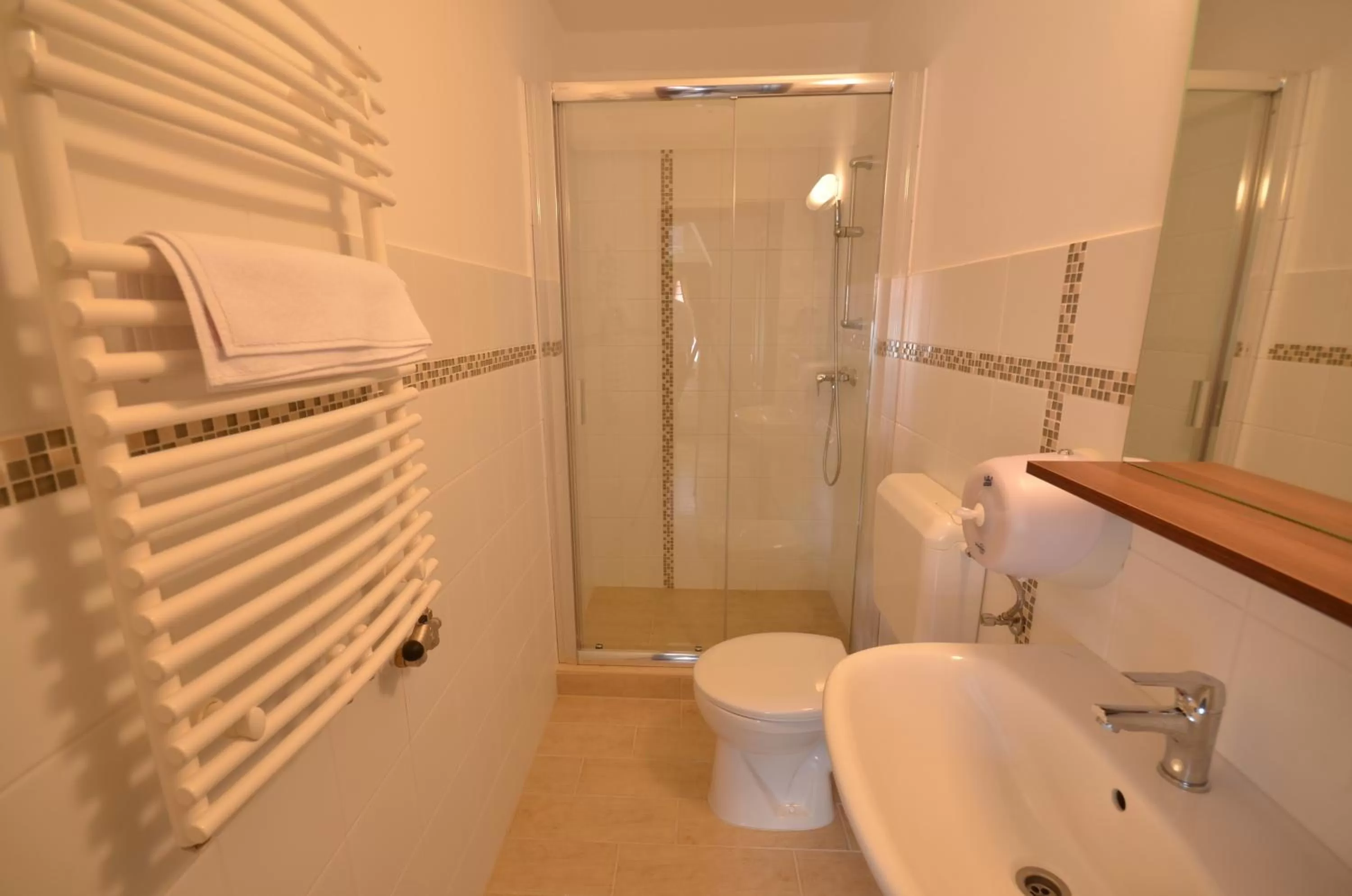 Bathroom in Révész Hotel, Restaurant and Rosa Spa