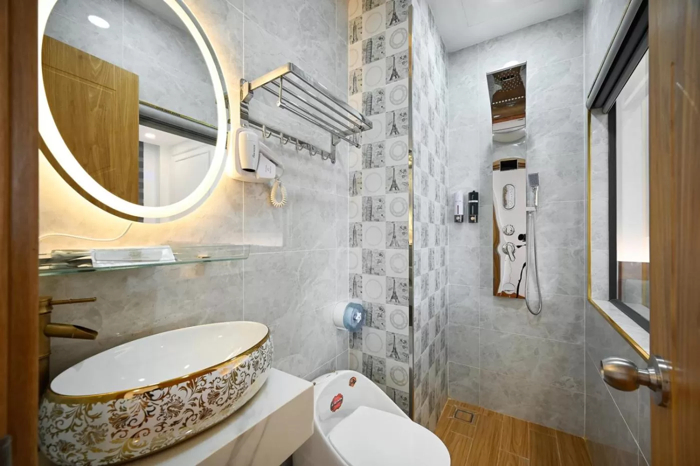 Bath in Lotus Airport Hotel Saigon