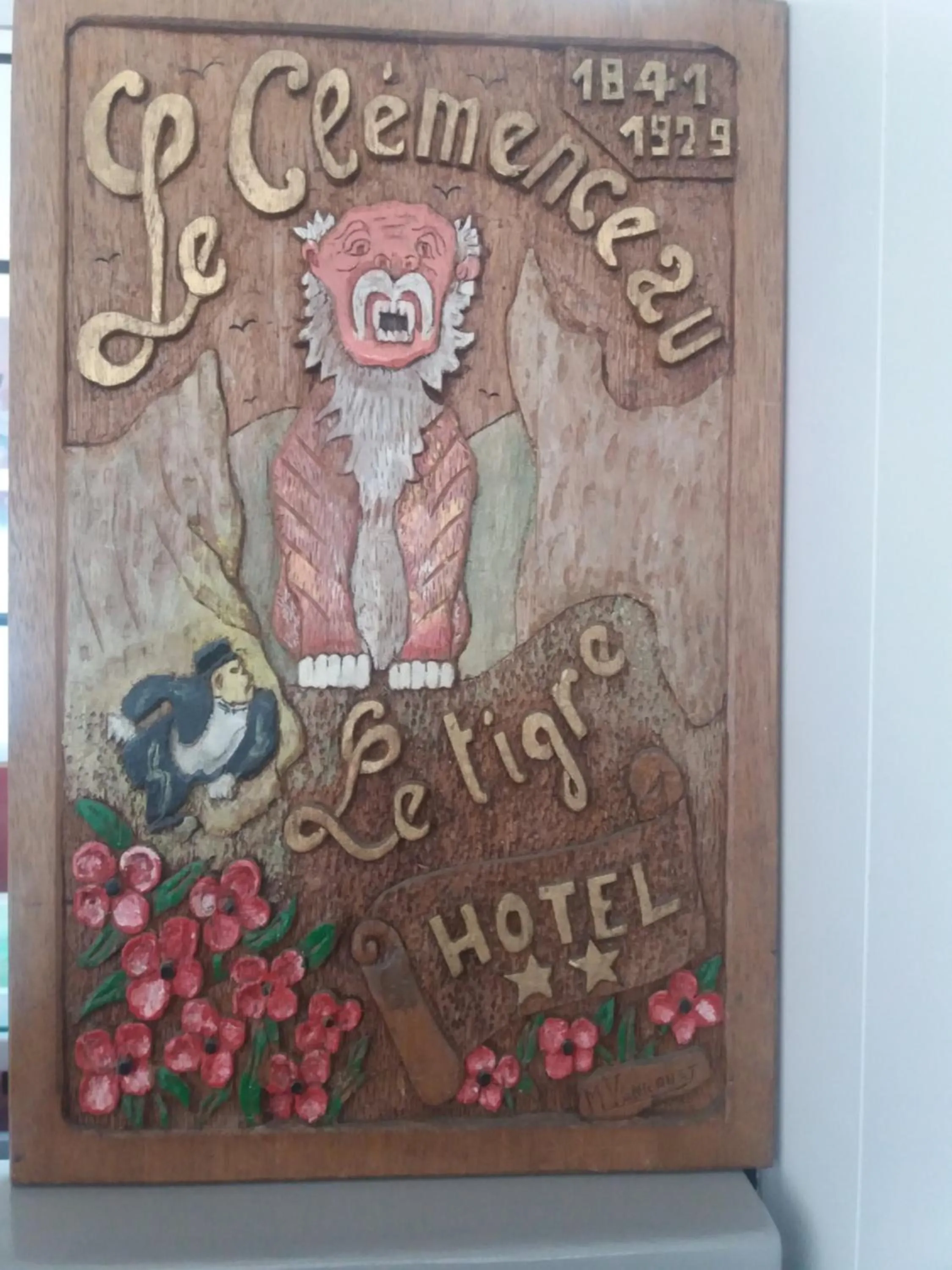 Property logo or sign in Le Clémenceau Hôtel et Appart'hôtel & Restaurant "Gare Sncf" centre ville