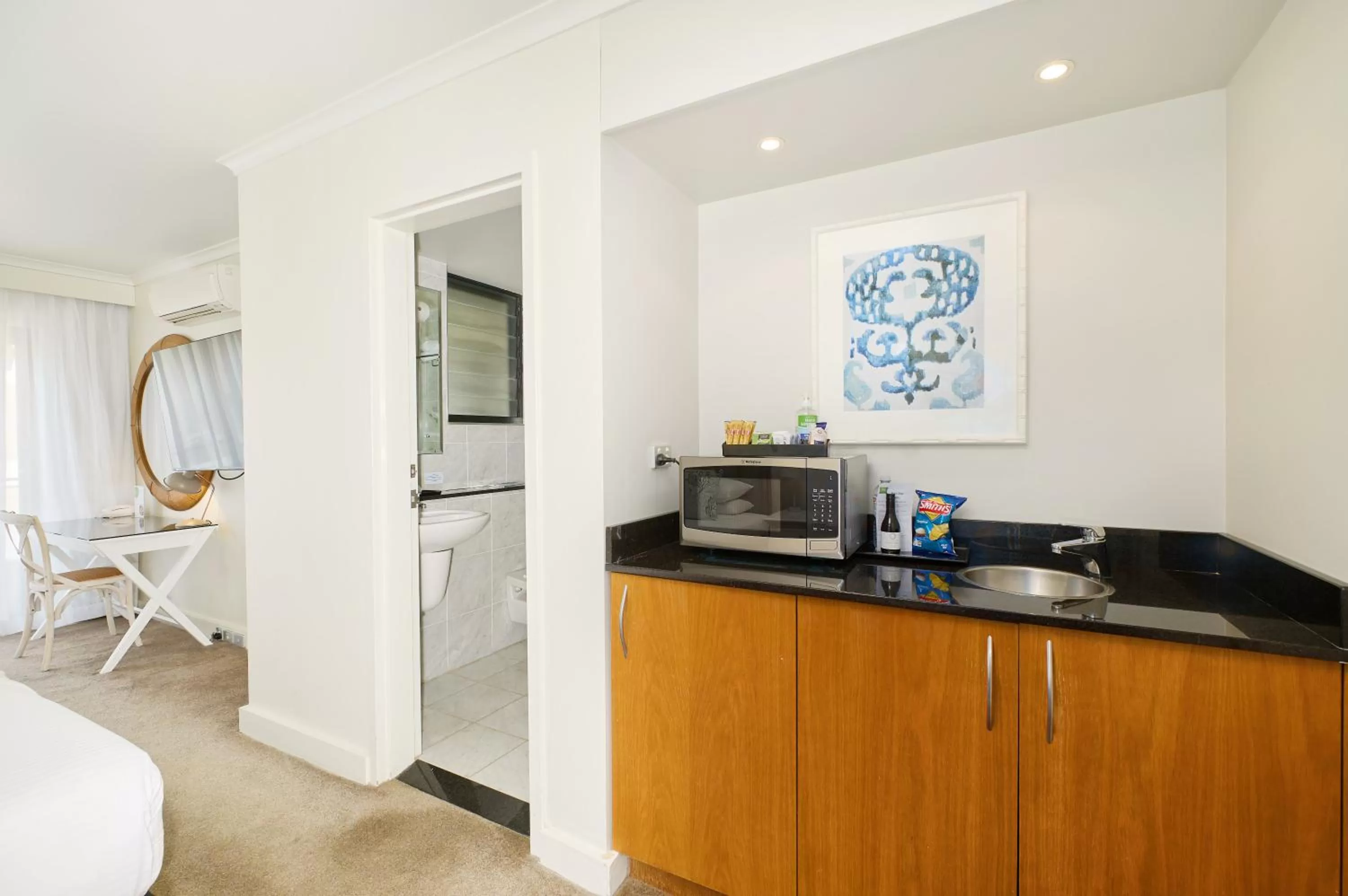 Kitchen or kitchenette in ibis Styles Port Macquarie