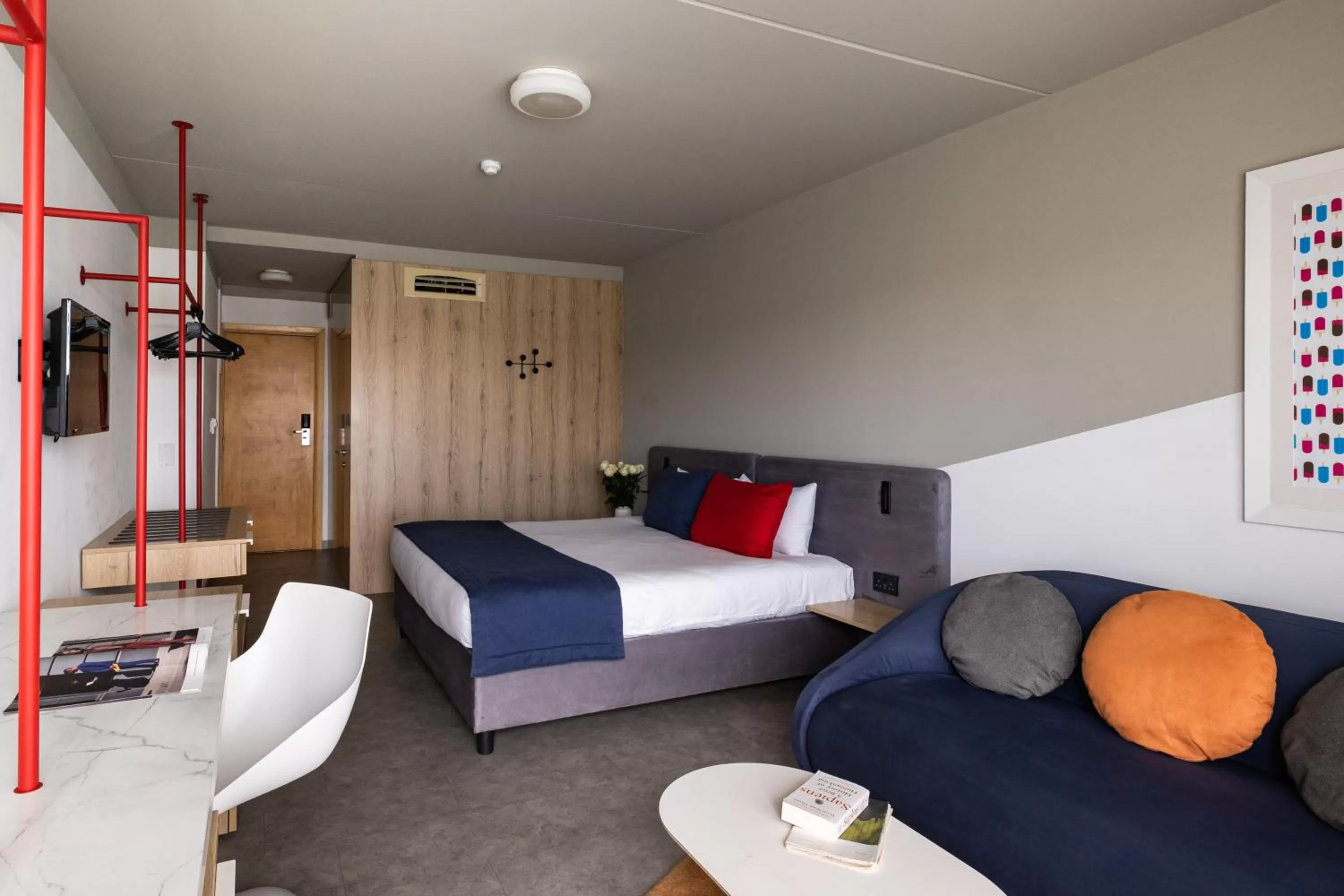 Photo of the whole room, Bed in Cavalieri Hotel Malta, a member of Radisson Individuals