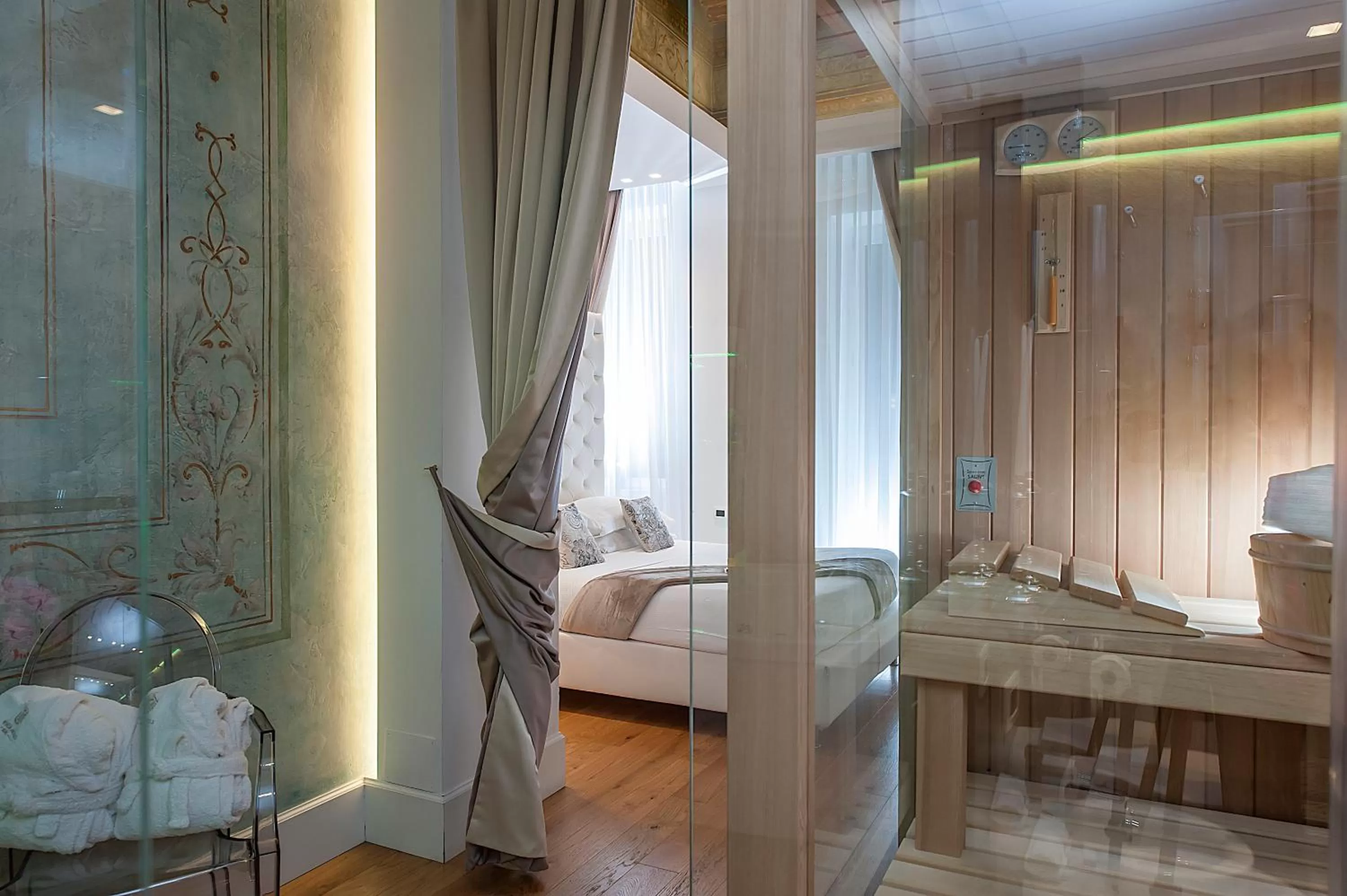 Bathroom, Bed in Argentina Residenza Style Hotel