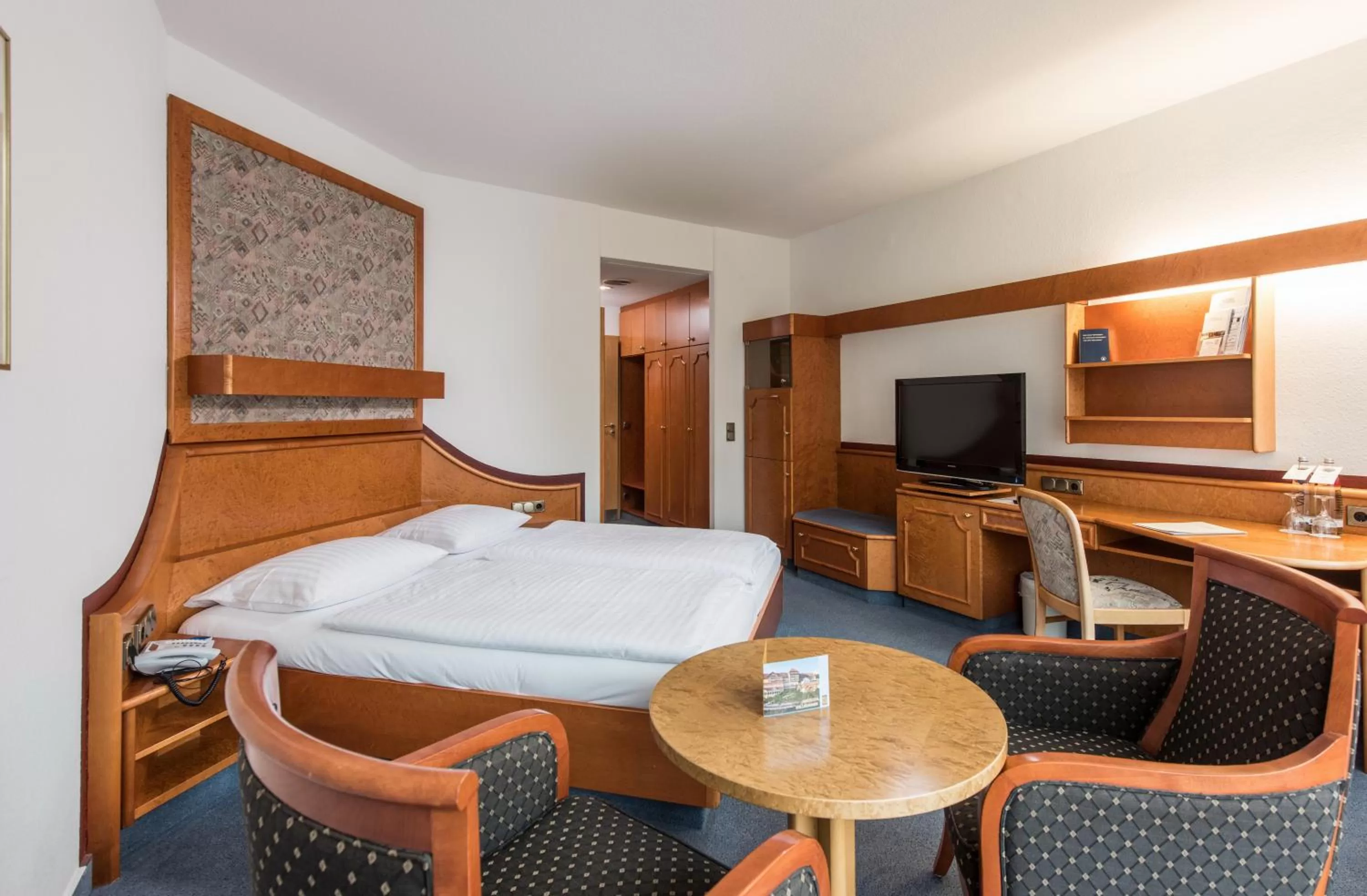 Photo of the whole room, Bed in Göbels Hotel Rodenberg