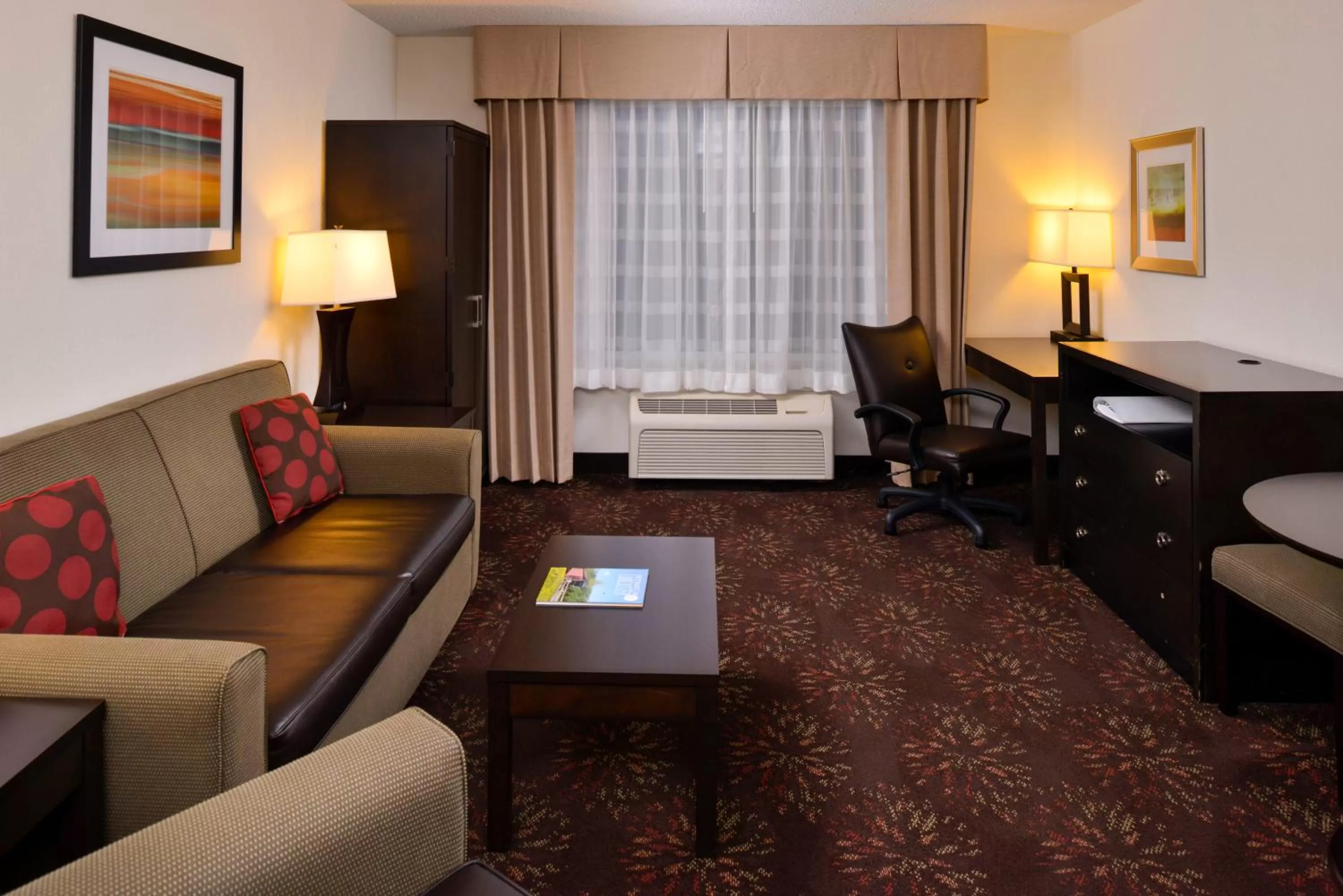 Photo of the whole room in Holiday Inn Express Hotel & Suites Lancaster-Lititz by IHG