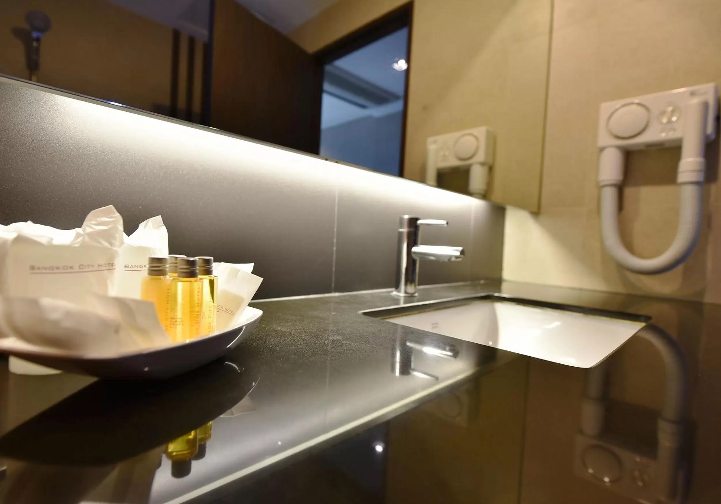 Bathroom in Bangkok City Hotel