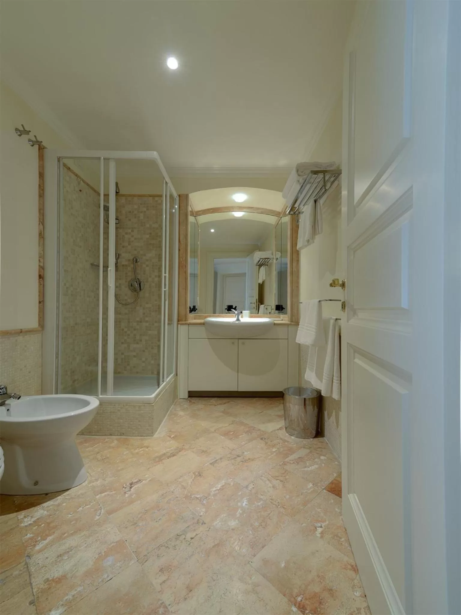 Bathroom in Polinari Rooms San Pietro Roma