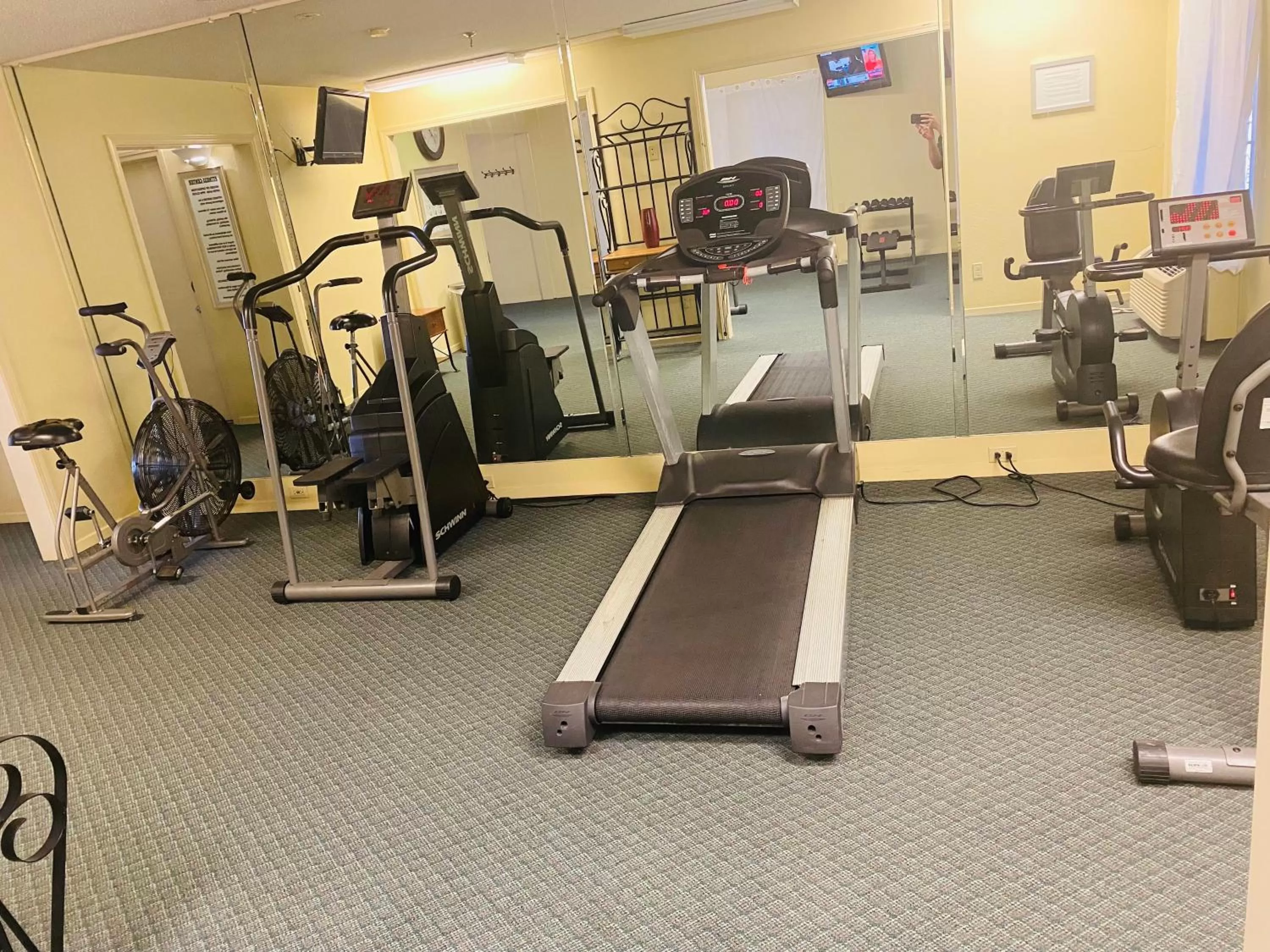 Fitness centre/facilities in Super 8 by Wyndham New Iberia