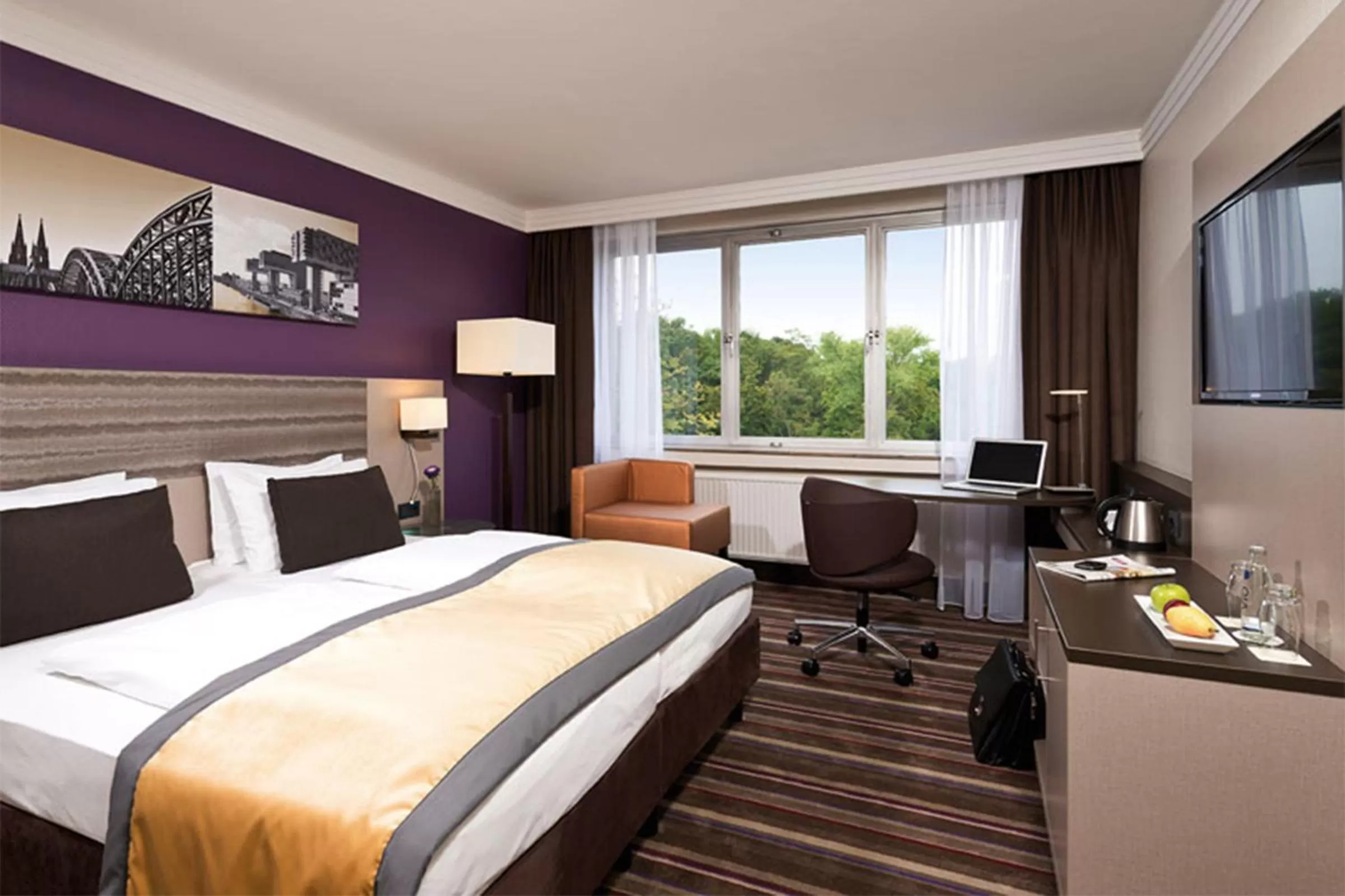 Deluxe Double Room in Leonardo Royal Hotel Köln - Am Stadtwald