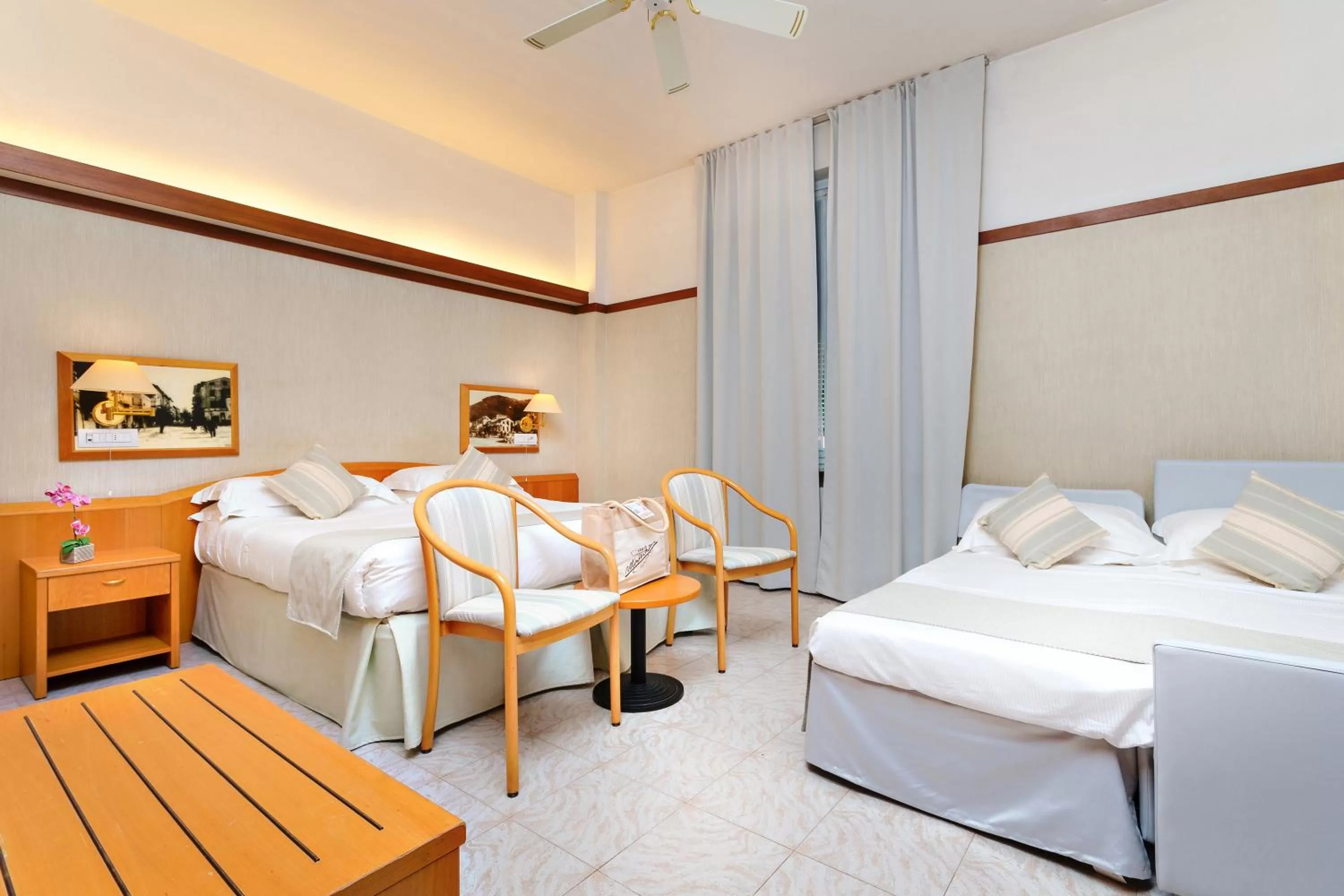 Bed in Hotel Monte Rosa