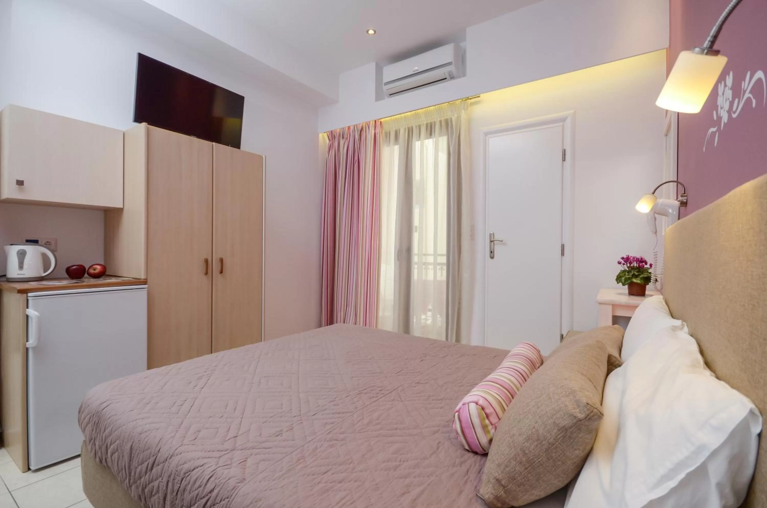 Bedroom, Bed in Panormos Hotel and Studios