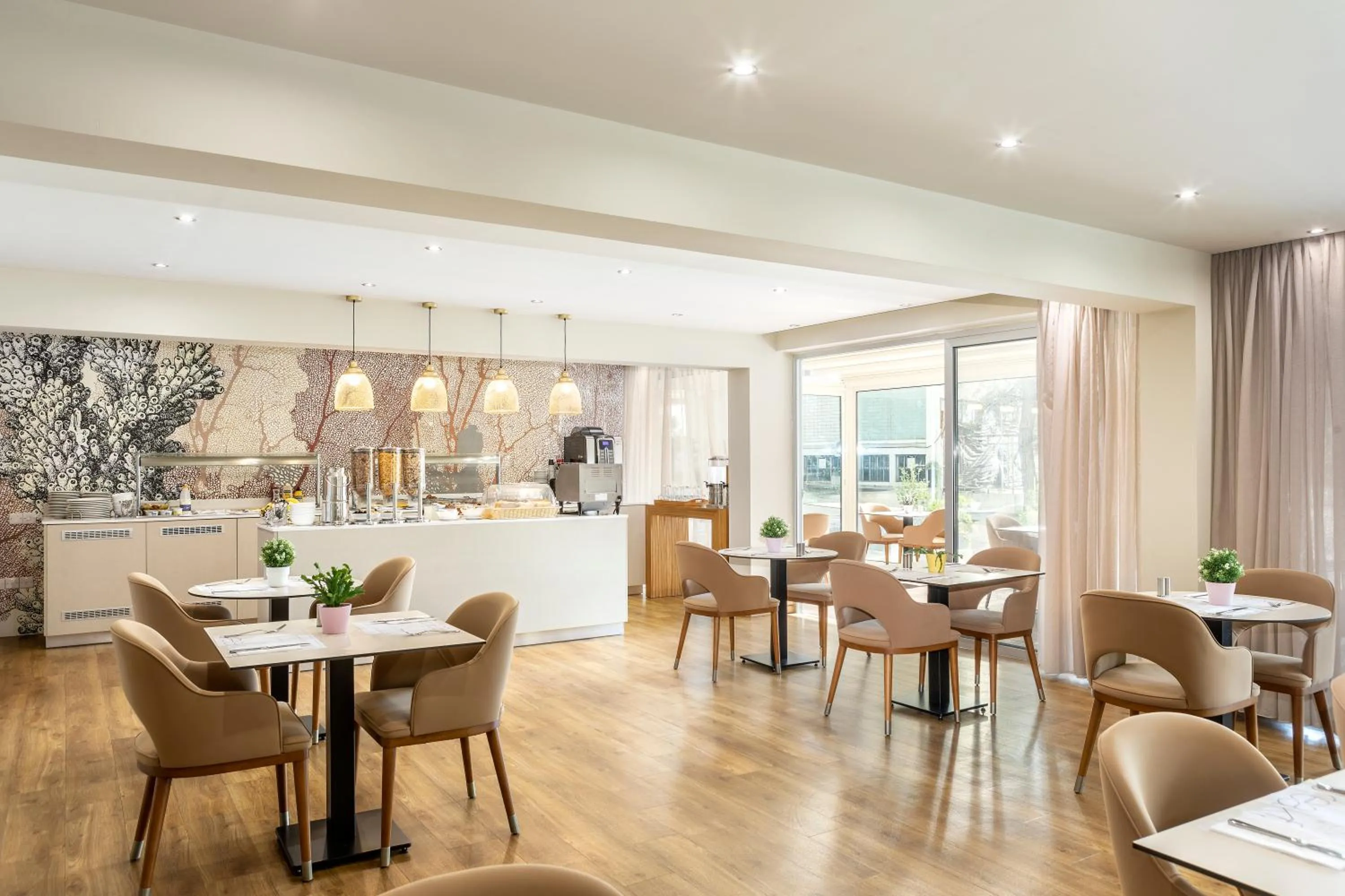 Breakfast in Almond Business Hotel