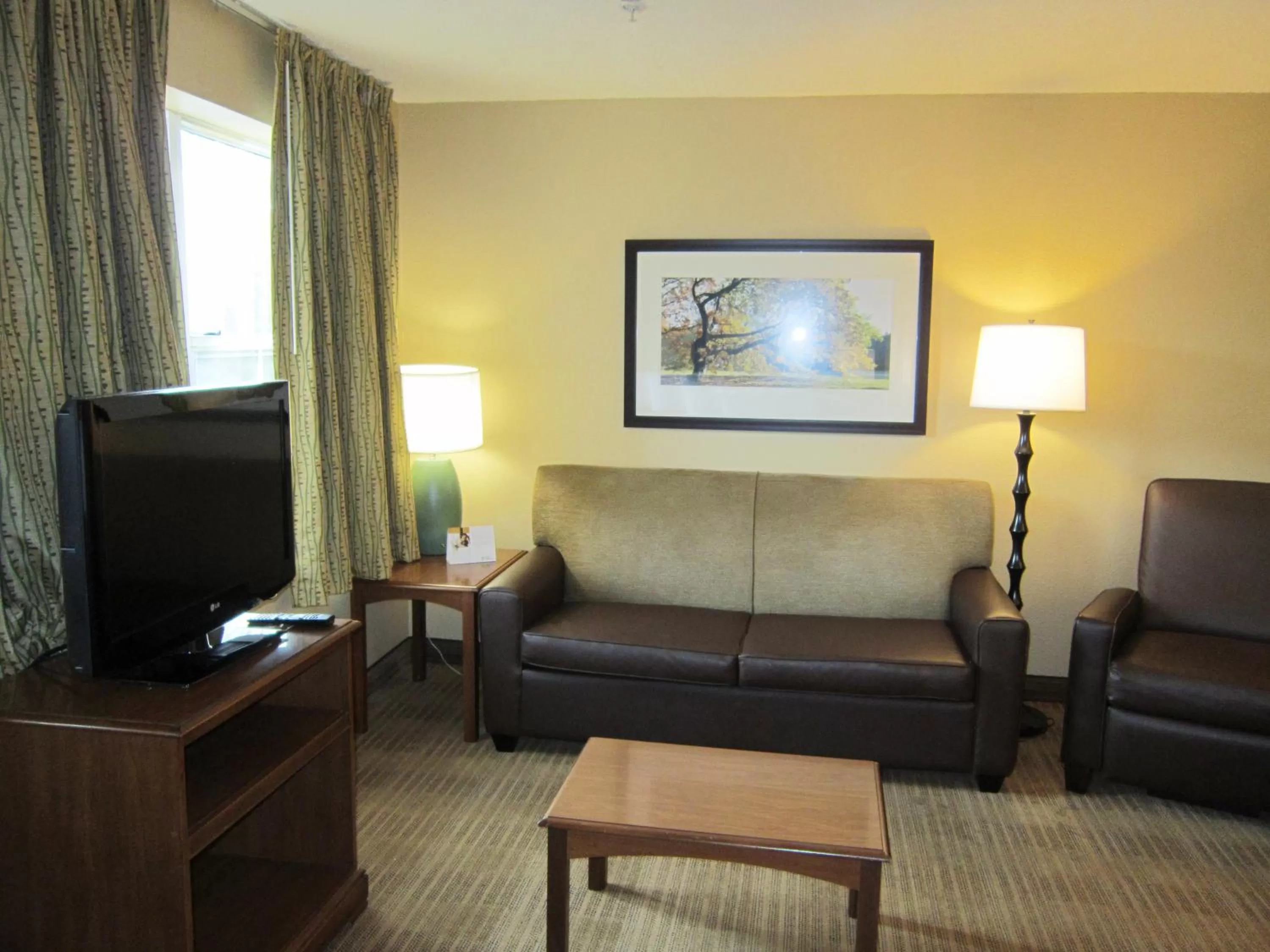 Seating area in Extended Stay America Suites - Seattle - Everett - Silverlake