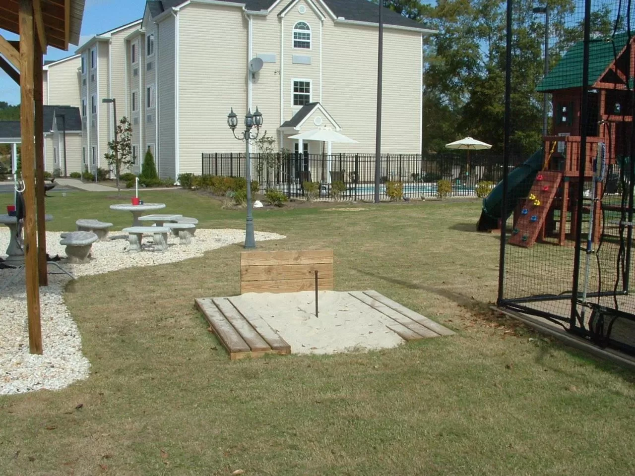 Day in Microtel Inn & Suites by Wyndham Ozark