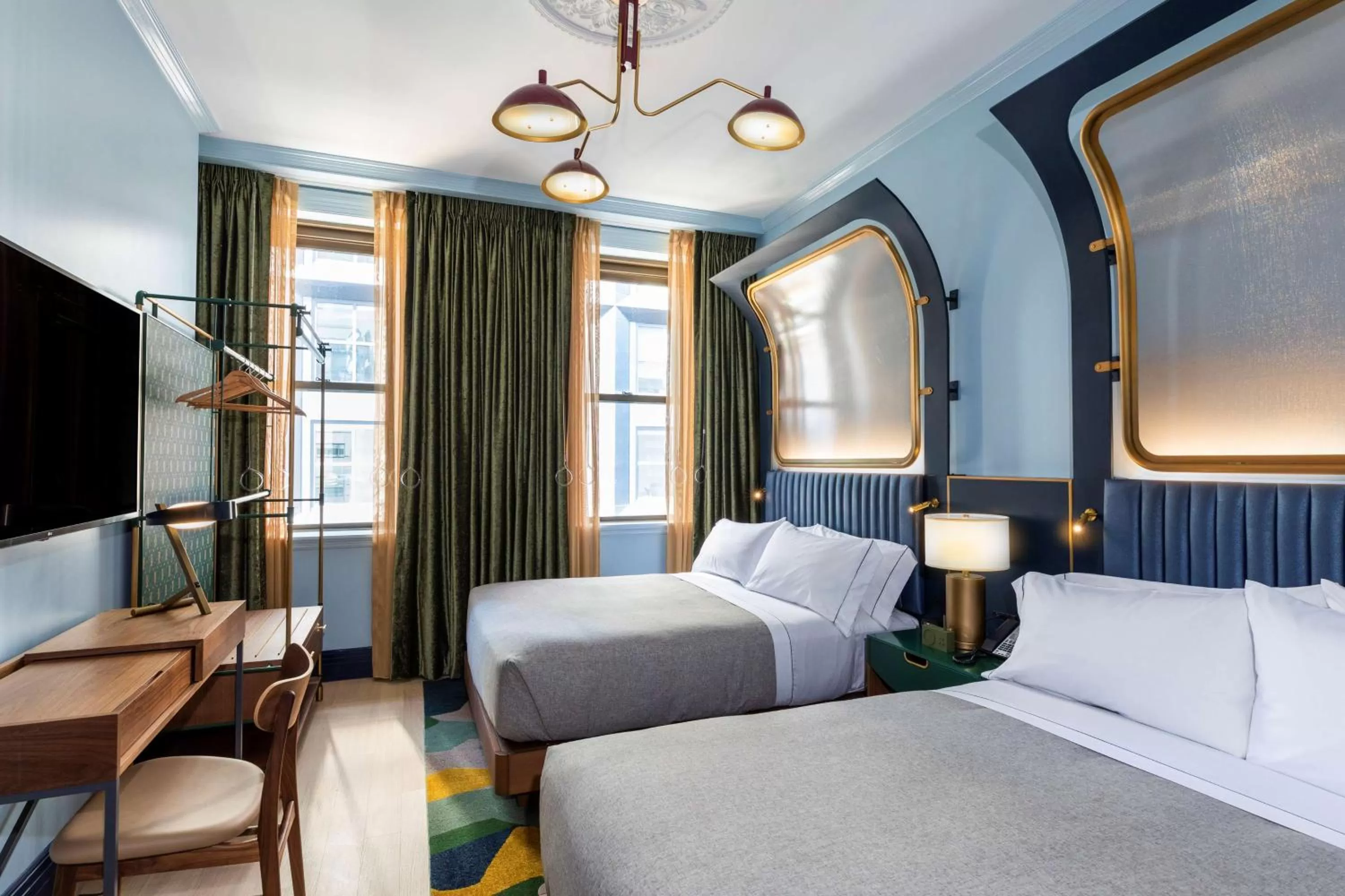 Bedroom, Bed in Canopy By Hilton Philadelphia Center City