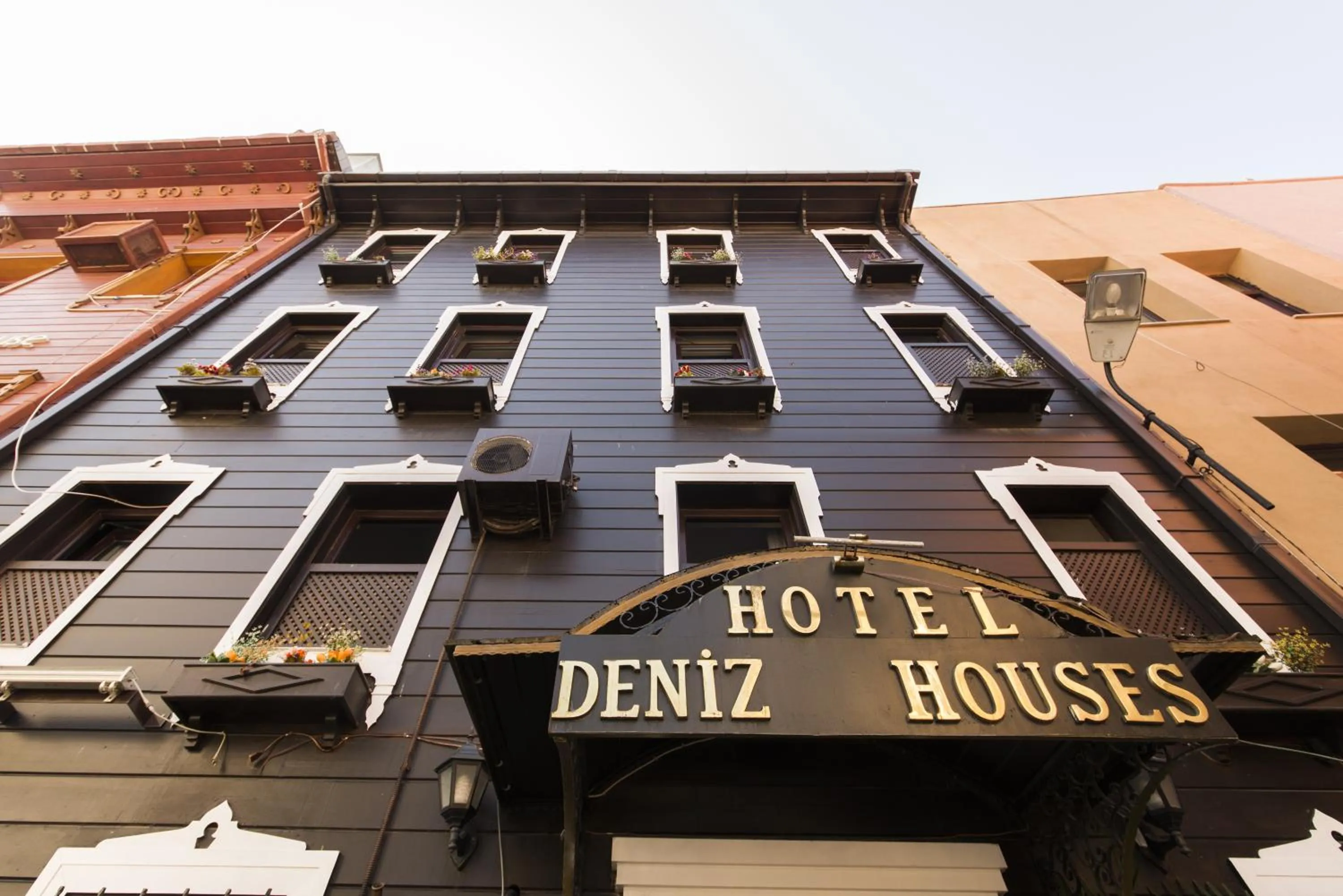 Property building in Deniz Houses
