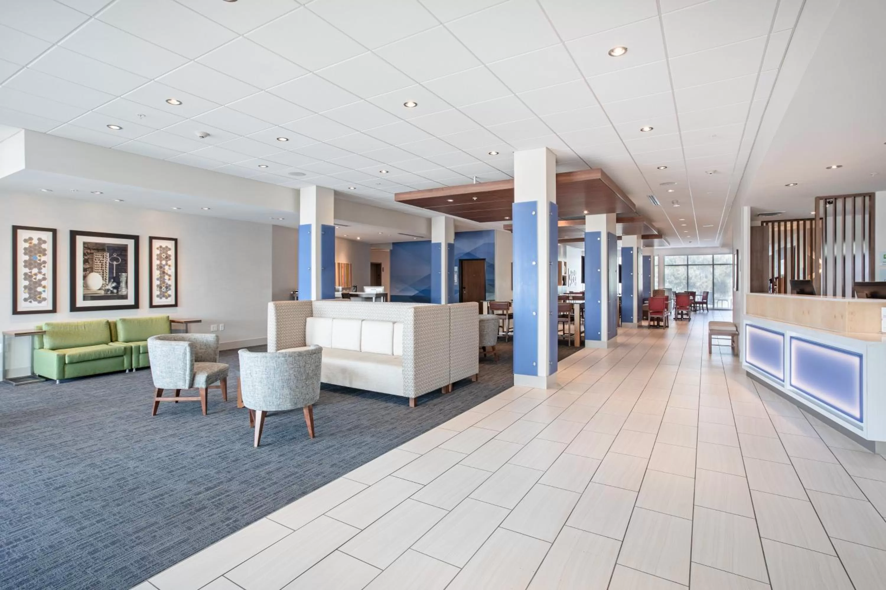 Property building in Holiday Inn Express & Suites - Sterling by IHG