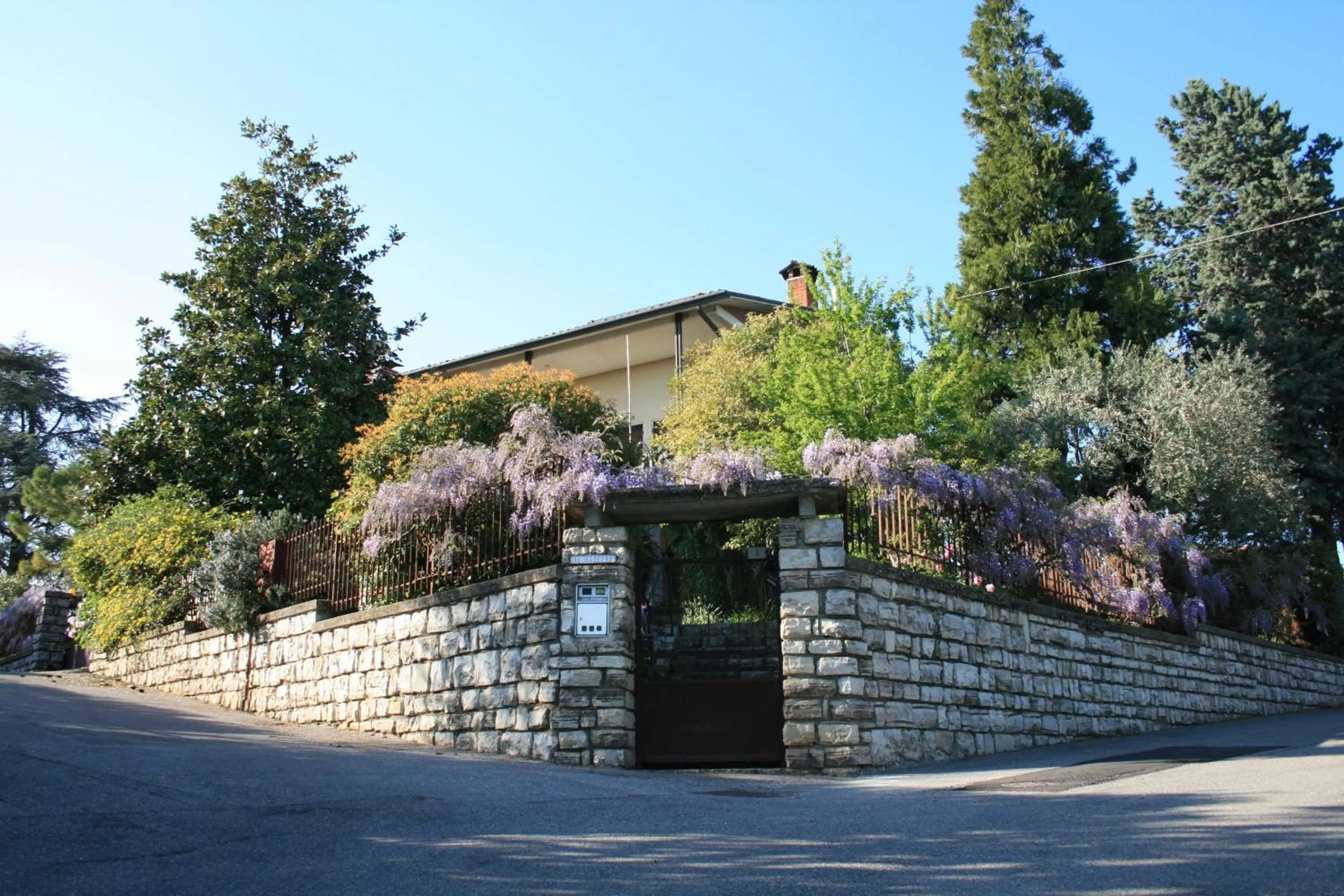 Facade/entrance in B&B Il Glicine