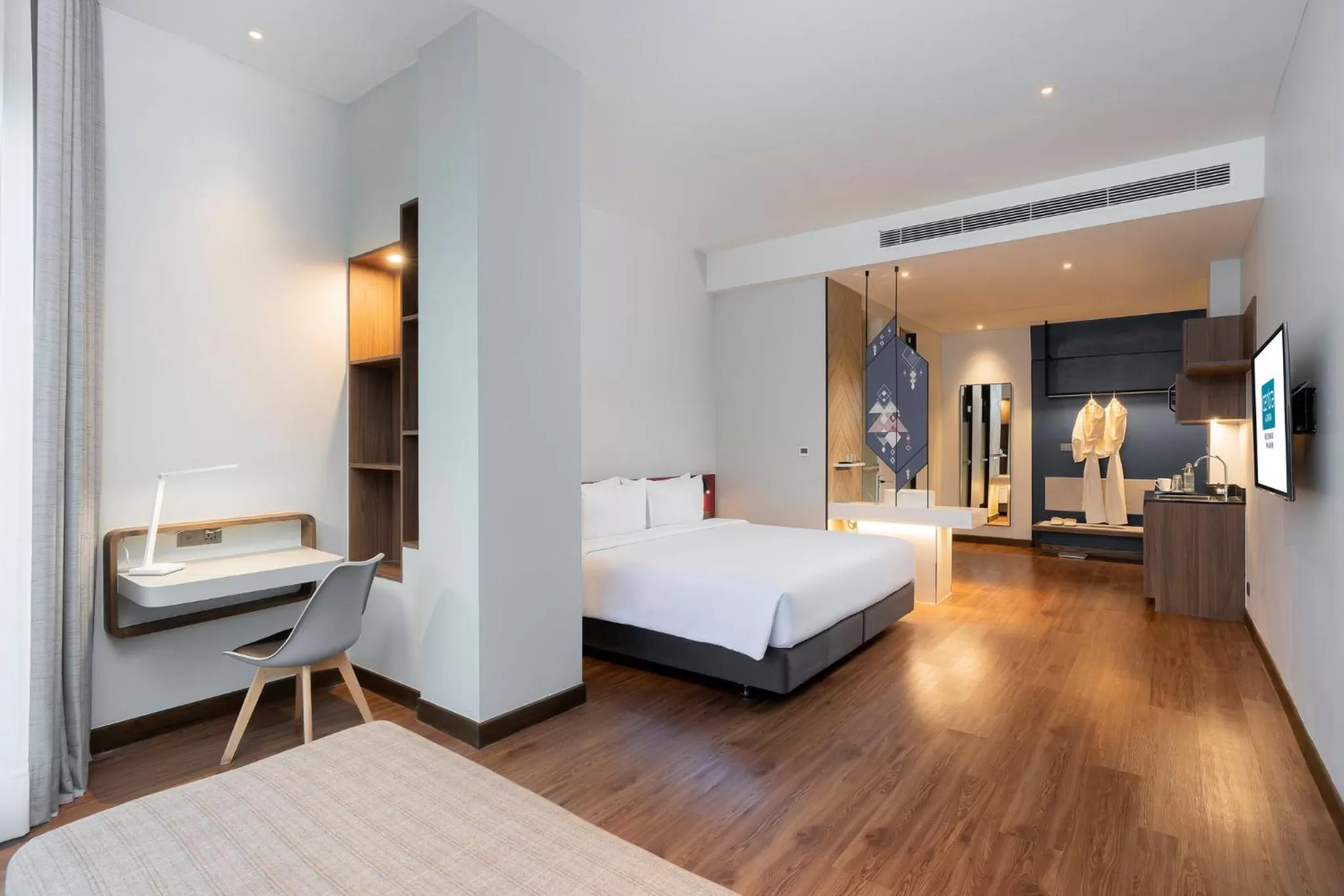 Photo of the whole room, Bed in Centara Life Hotel Bangkok Phra Nakhon