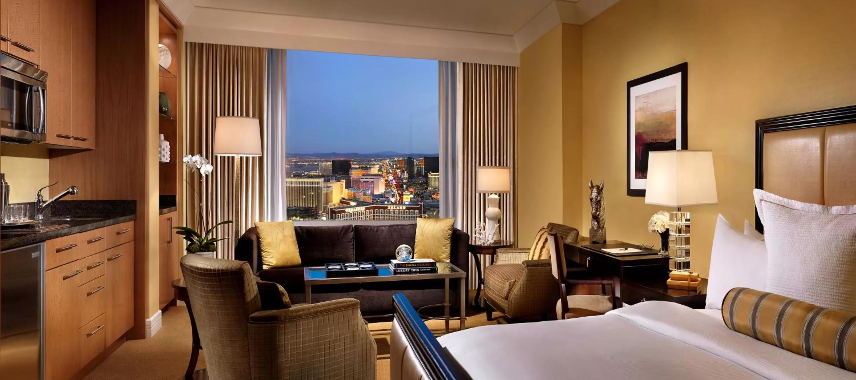 Living room, Bed in Trump International Hotel Las Vegas