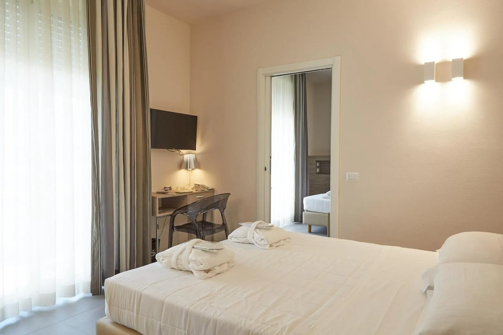 Photo of the whole room, Bed in Bellettini Hotel