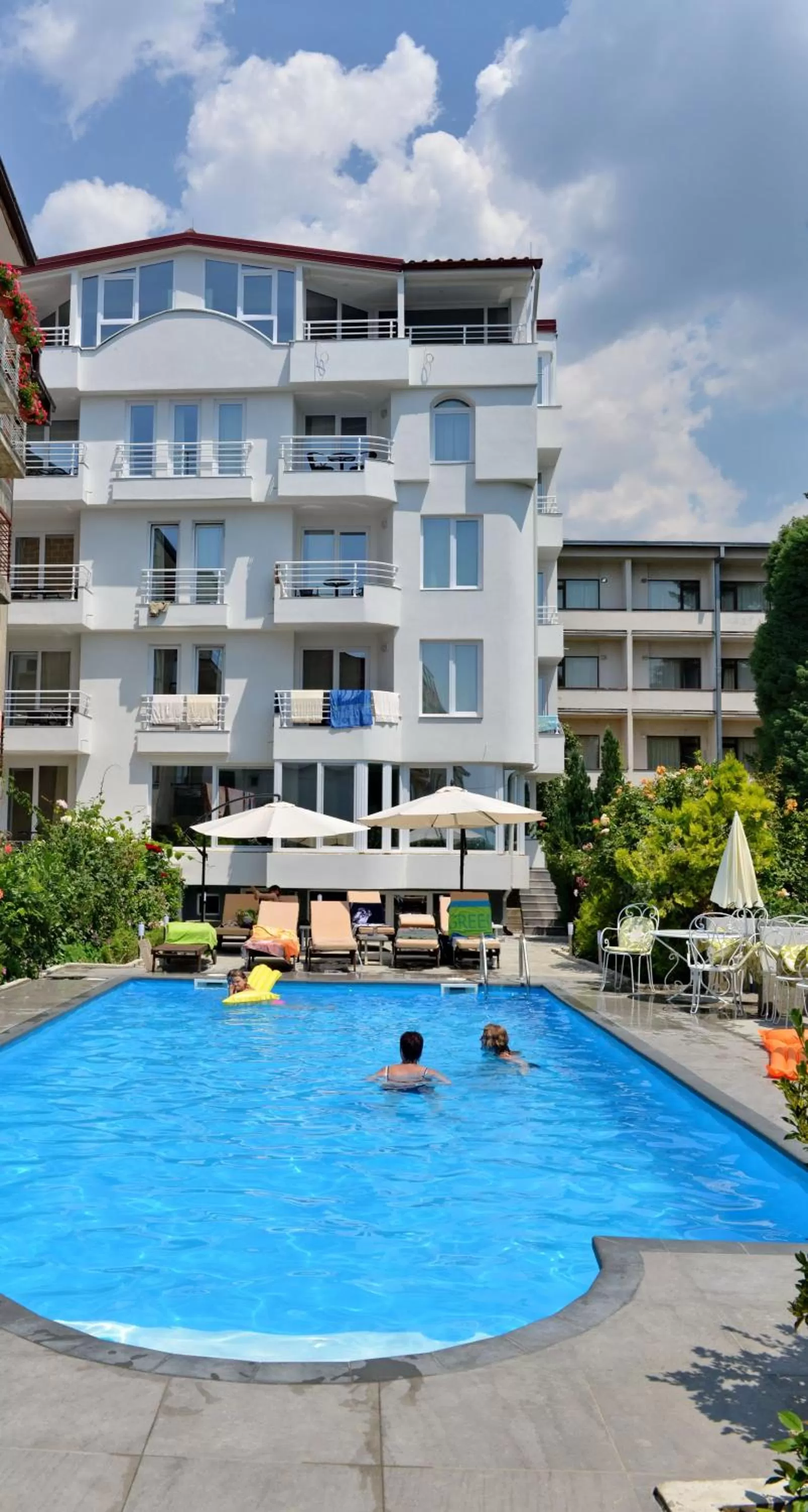 Property building in Villa Jordan