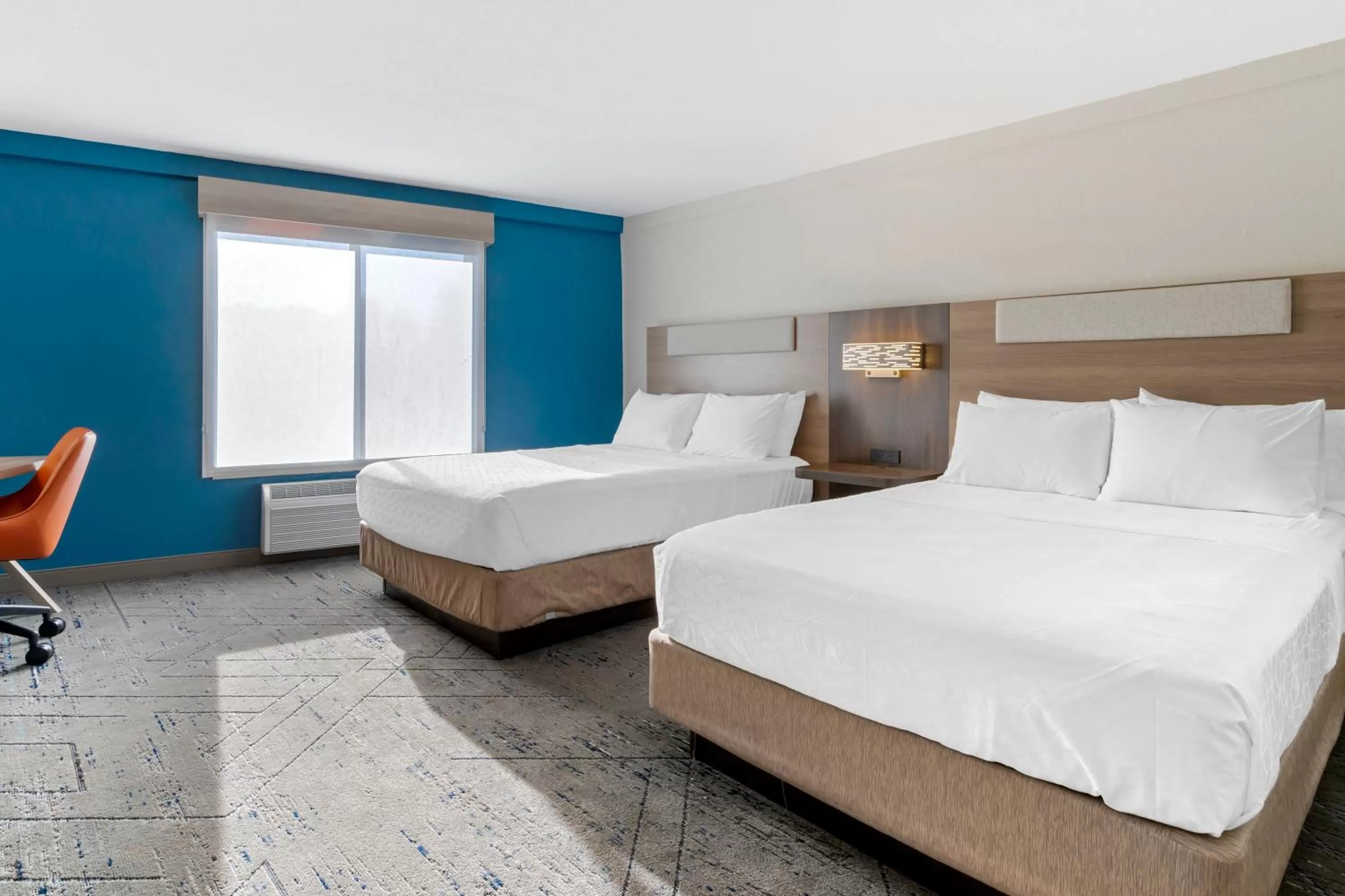 Bedroom, Bed in Holiday Inn Express Hotel & Suites - The Villages by IHG