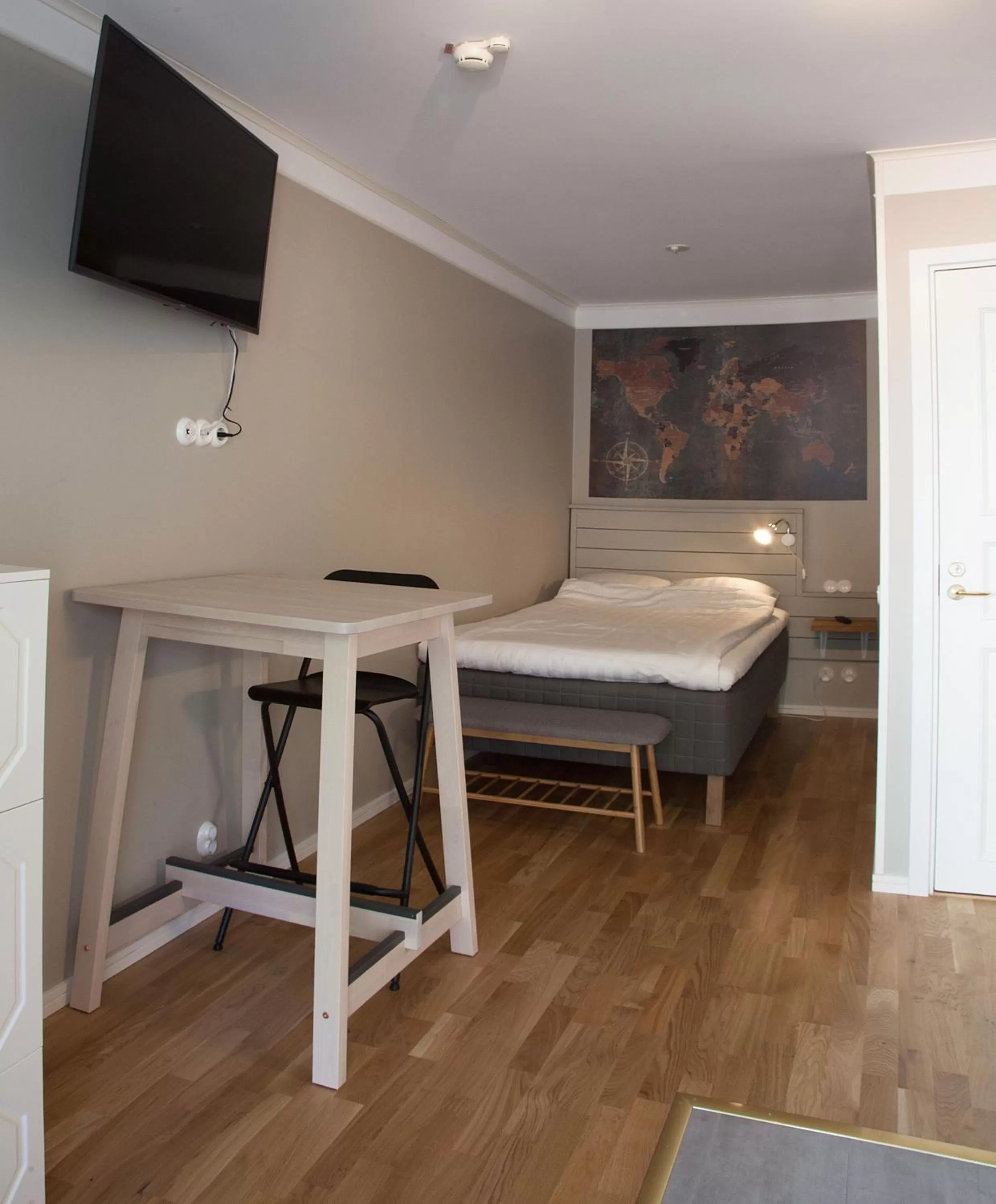 Photo of the whole room, Bed in Södra Hotellet