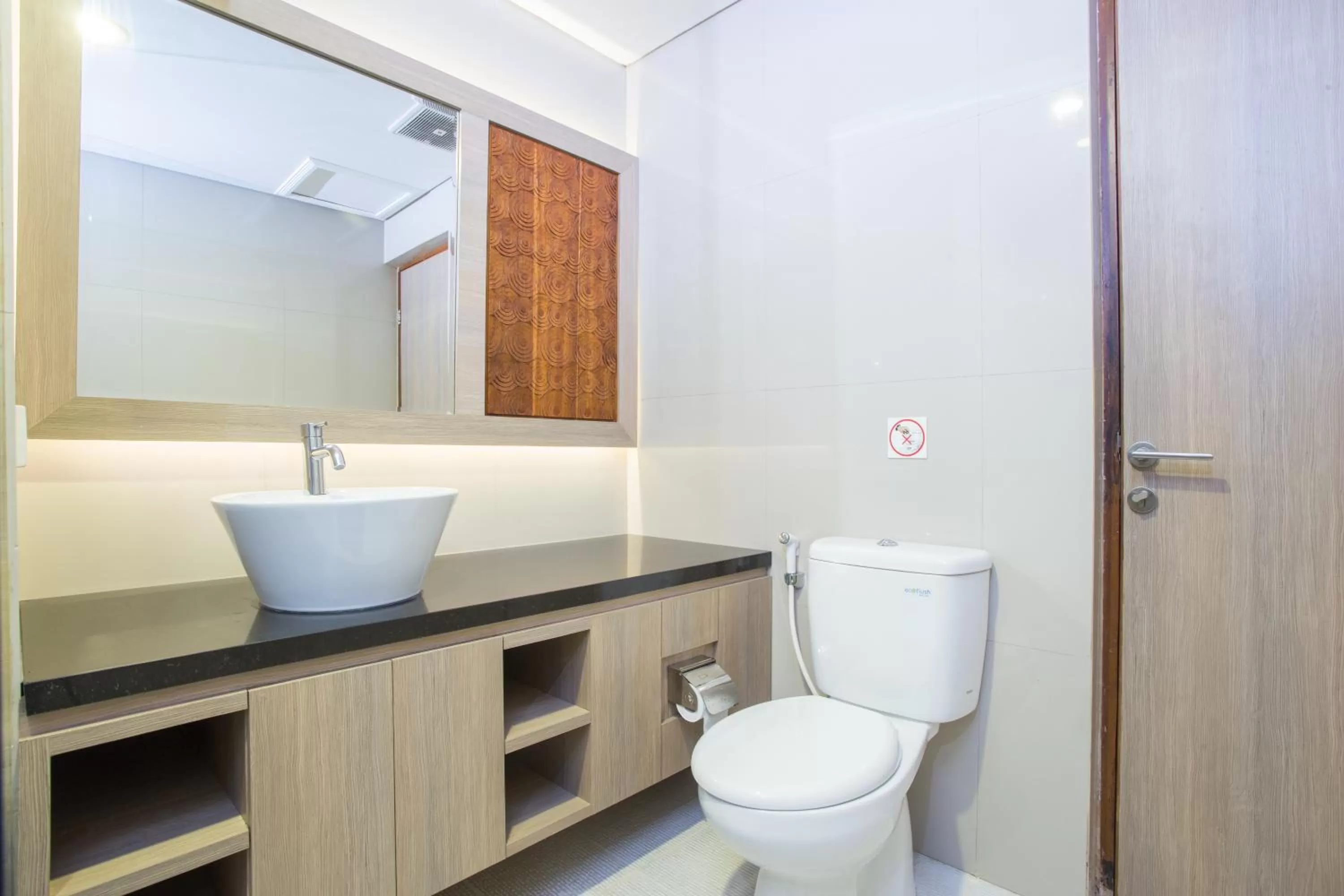 Bathroom in Hotel Sinar Bali Legian