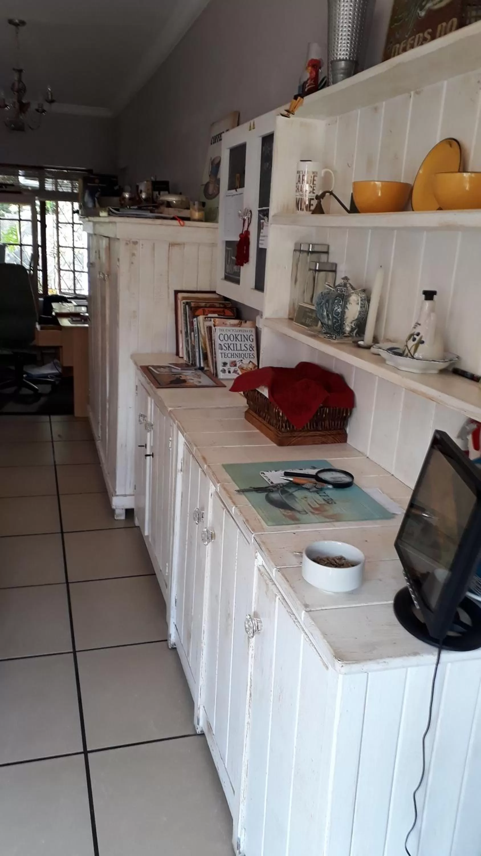 Property building, Kitchen/Kitchenette in Umuzi Guest House