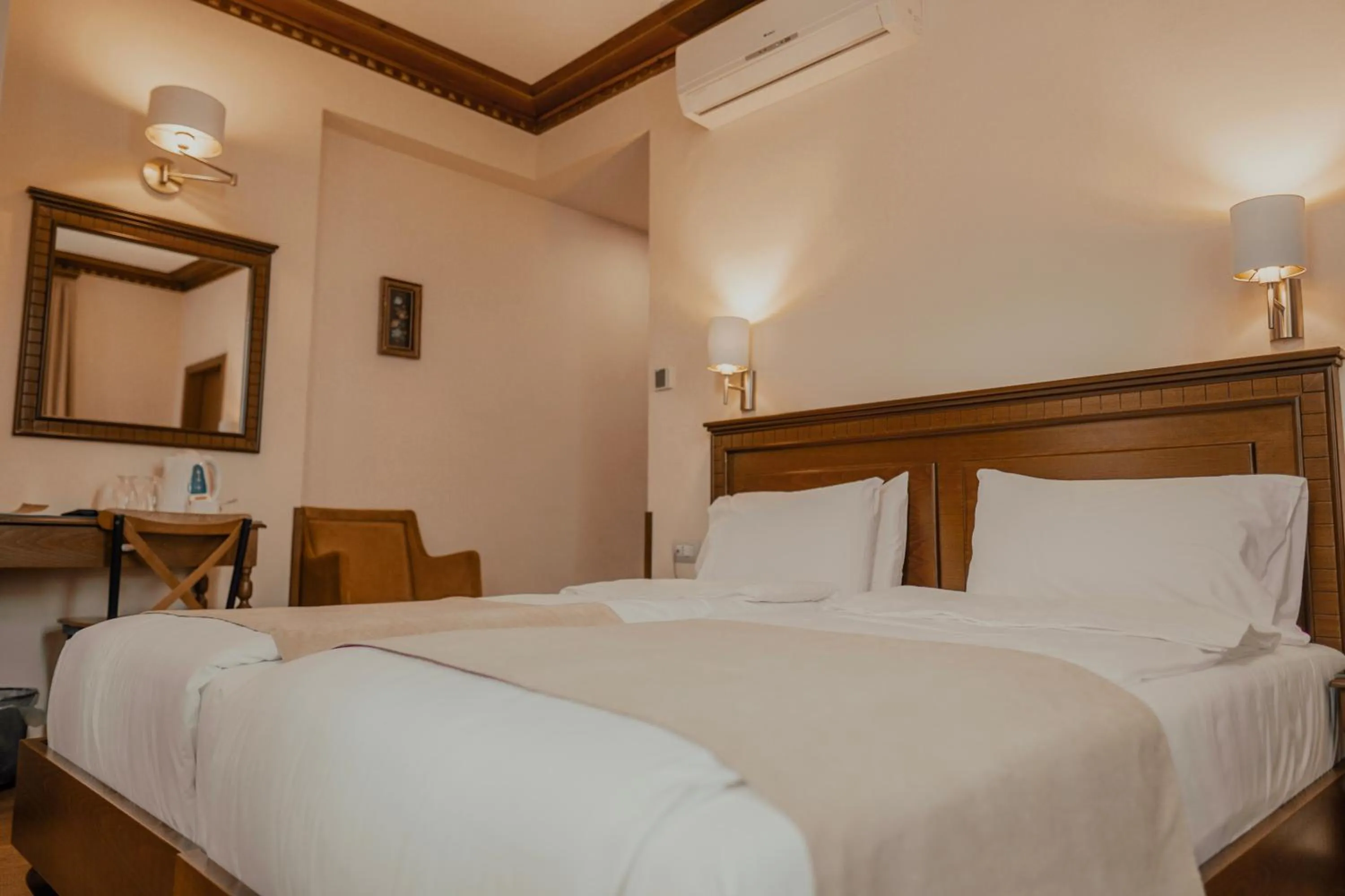 Standard Twin Room - single occupancy in Hotel Argjiro