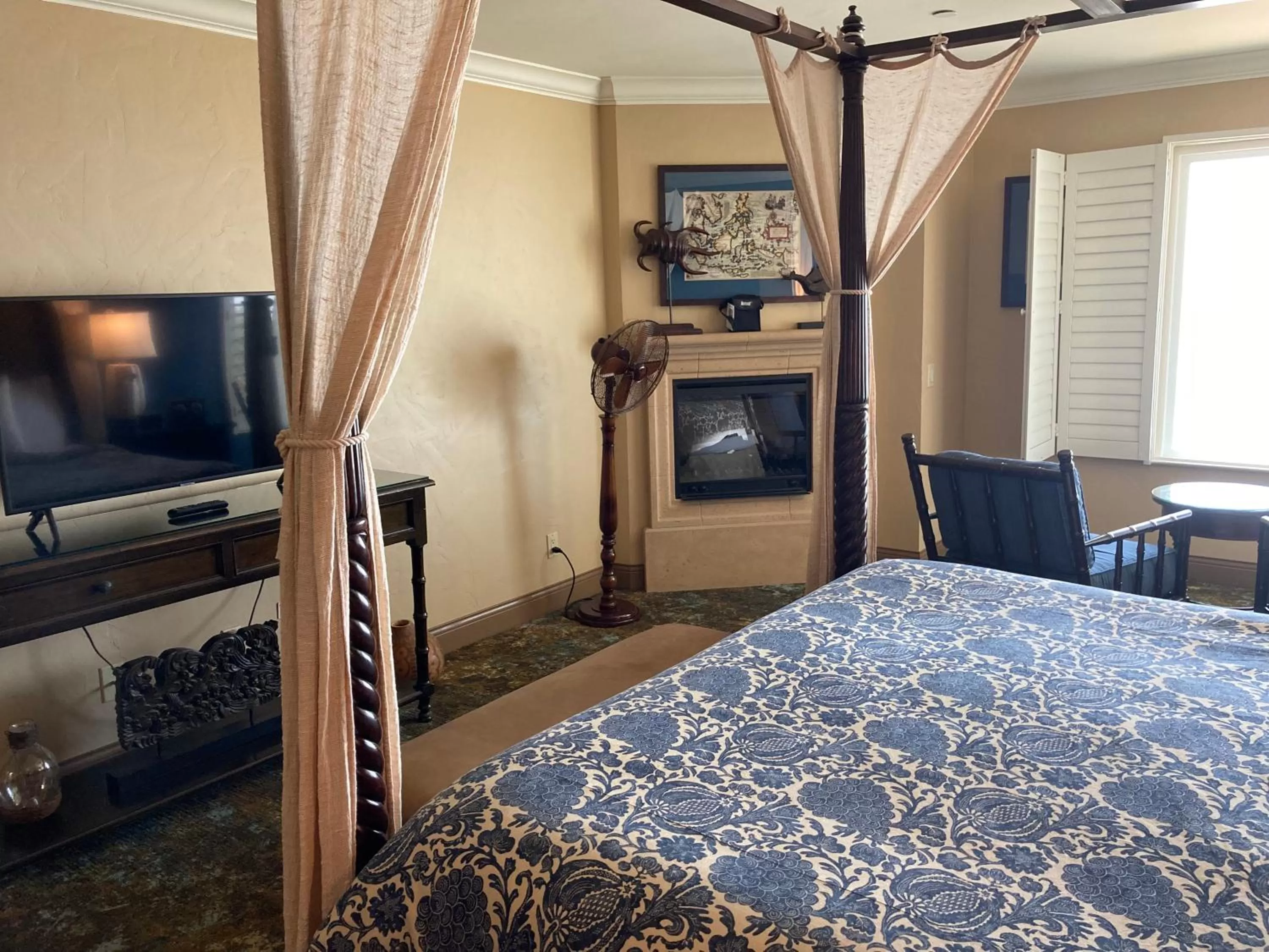 Bed in Blue Dolphin Inn