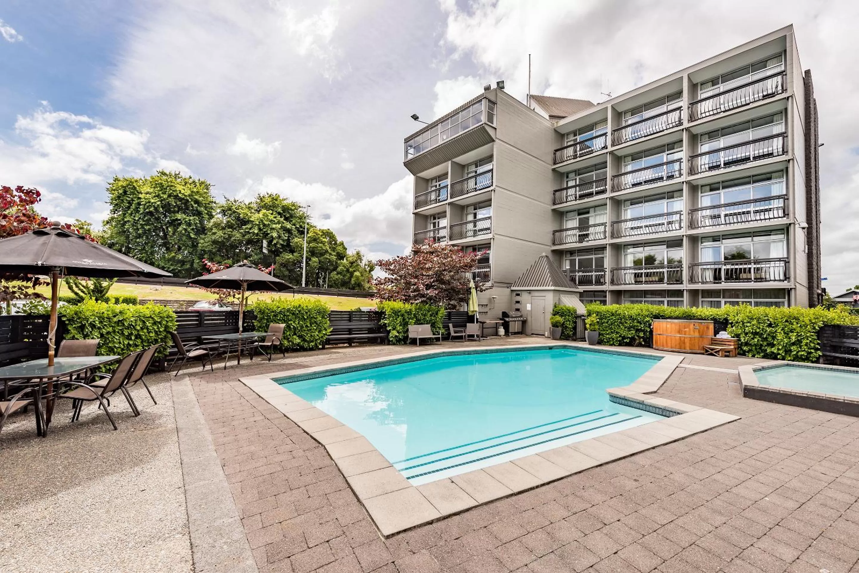 Property building in Heartland Ambassador Hotel Hamilton