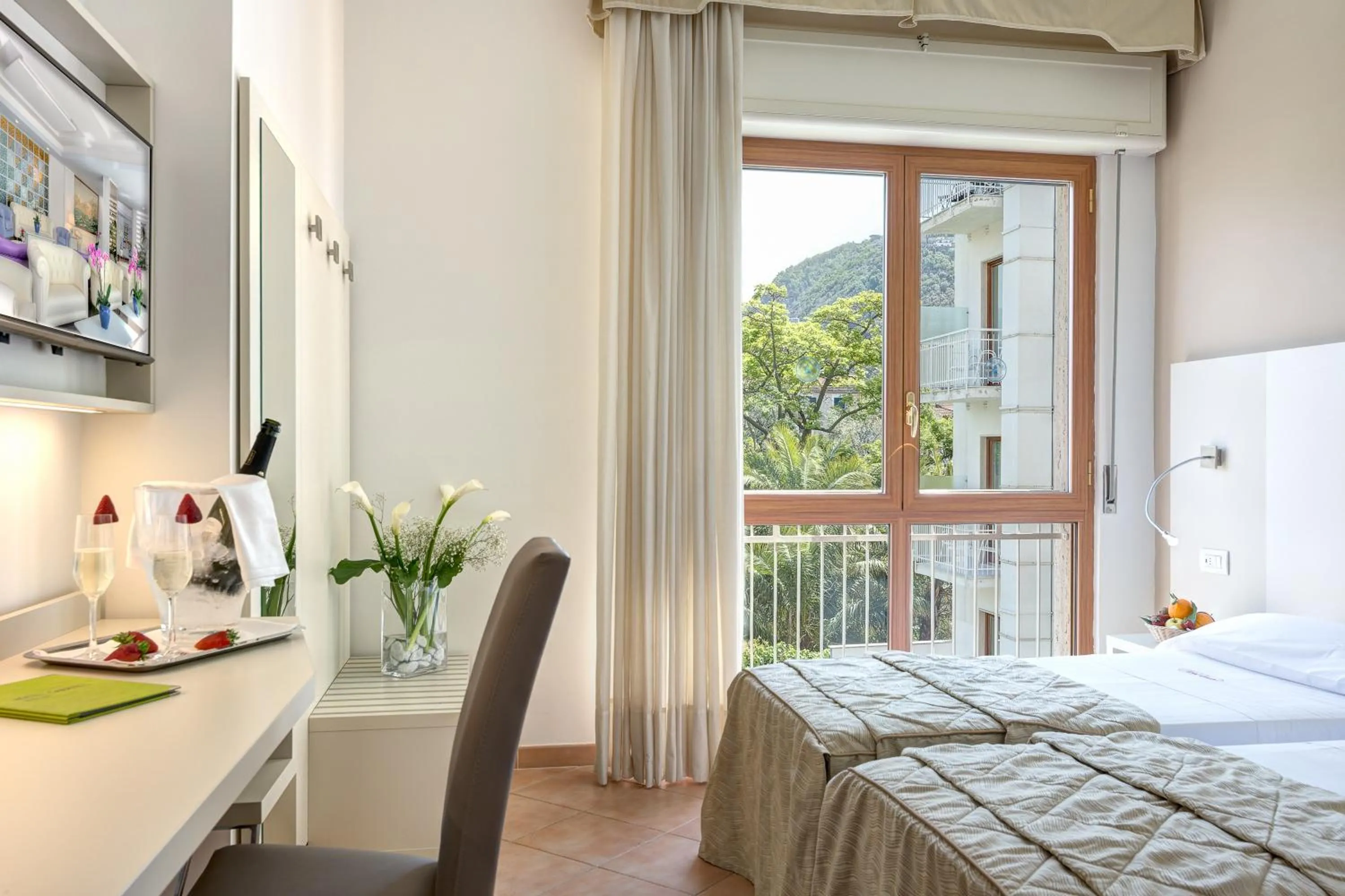 Bed in Hotel Caravel