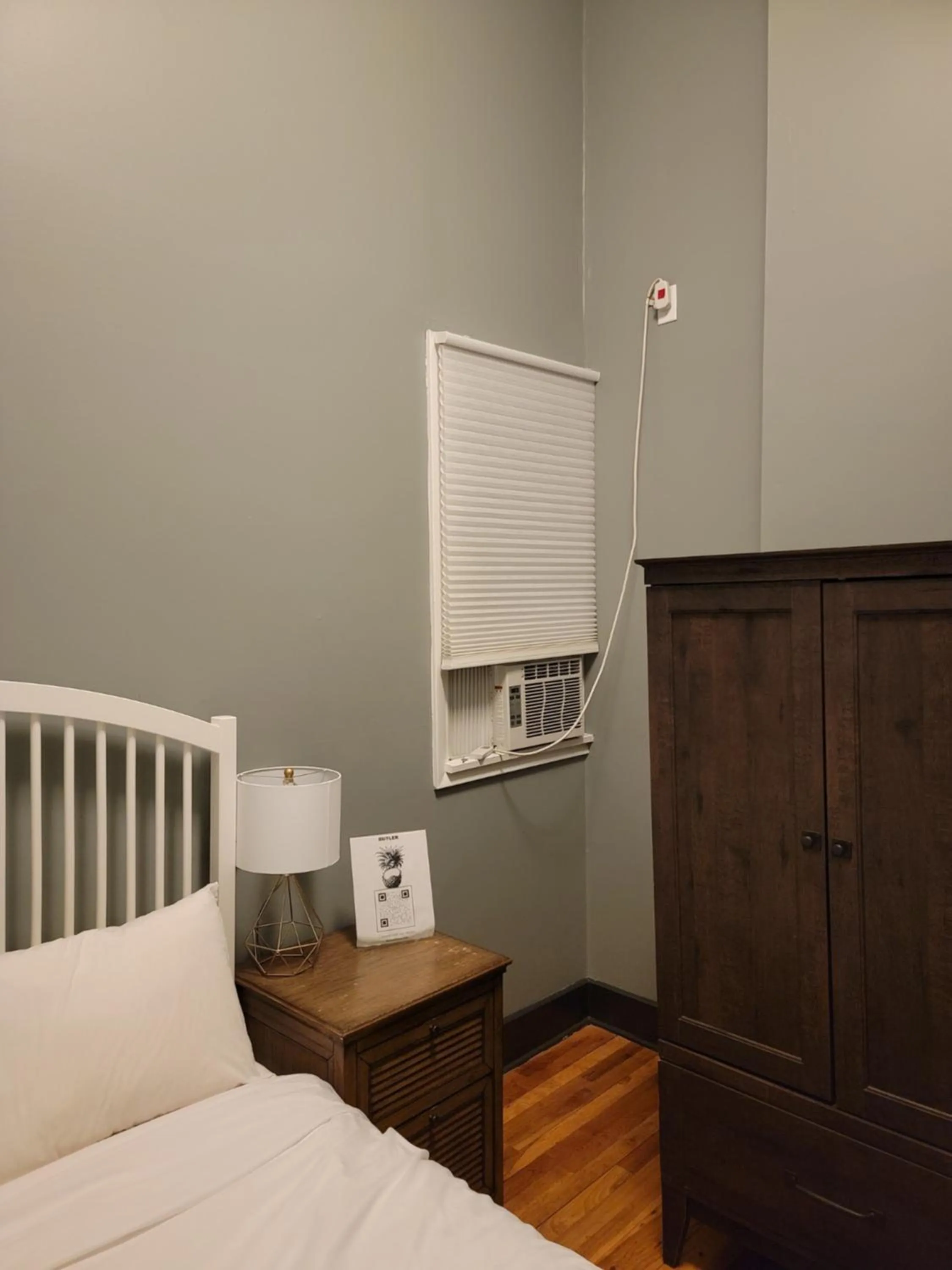 Bedroom, Bed in Lamartine Chelsea