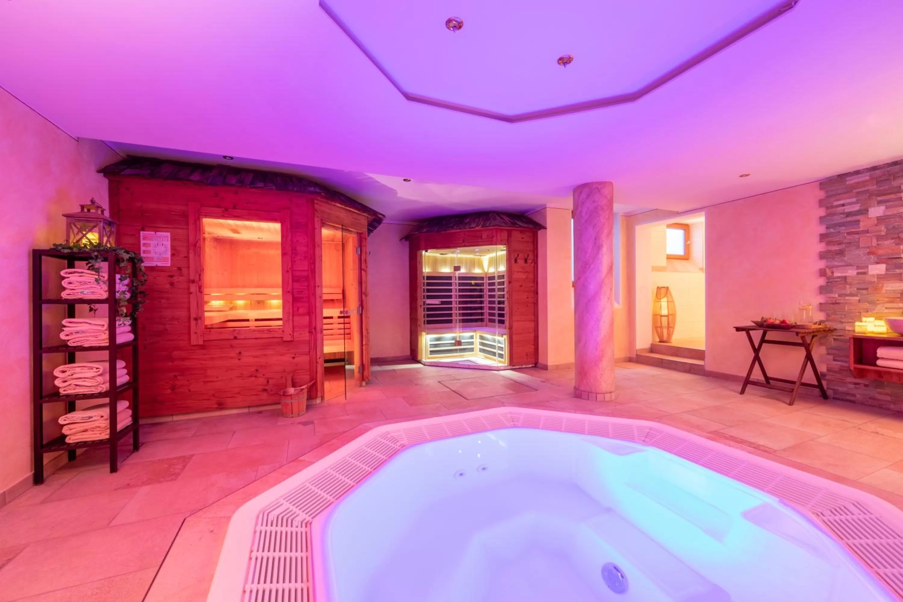 Spa and wellness centre/facilities in Hotel AlpinaRos