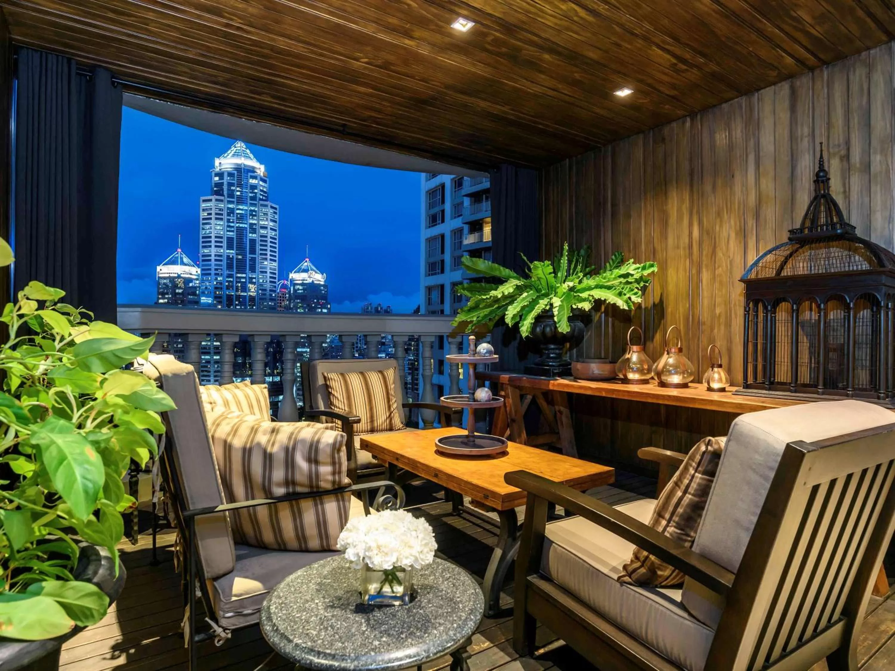 Photo of the whole room in Hotel Muse Bangkok Langsuan - MGallery