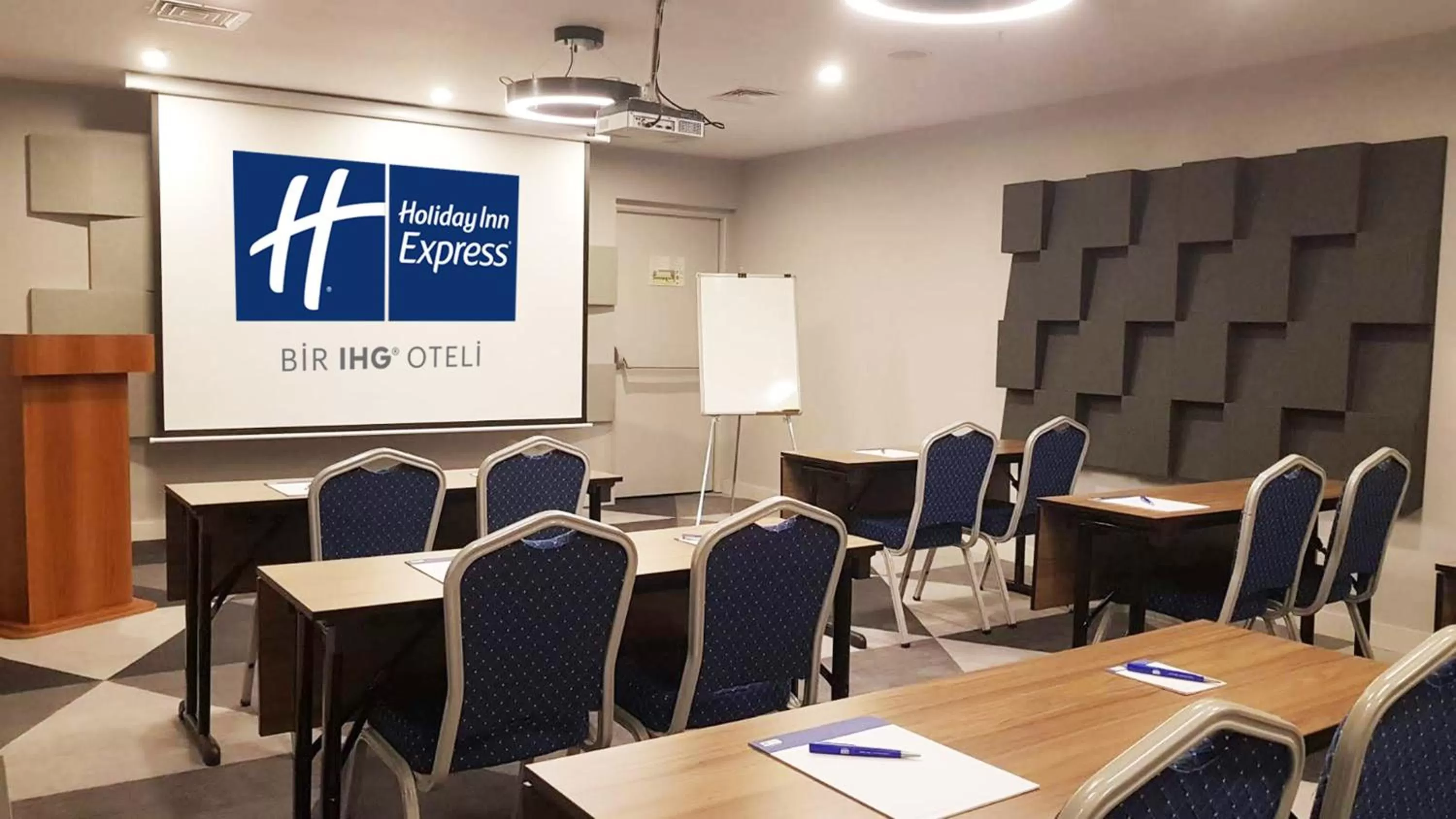 Meeting/conference room in Holiday Inn Express - Istanbul - Atakoy Metro by IHG