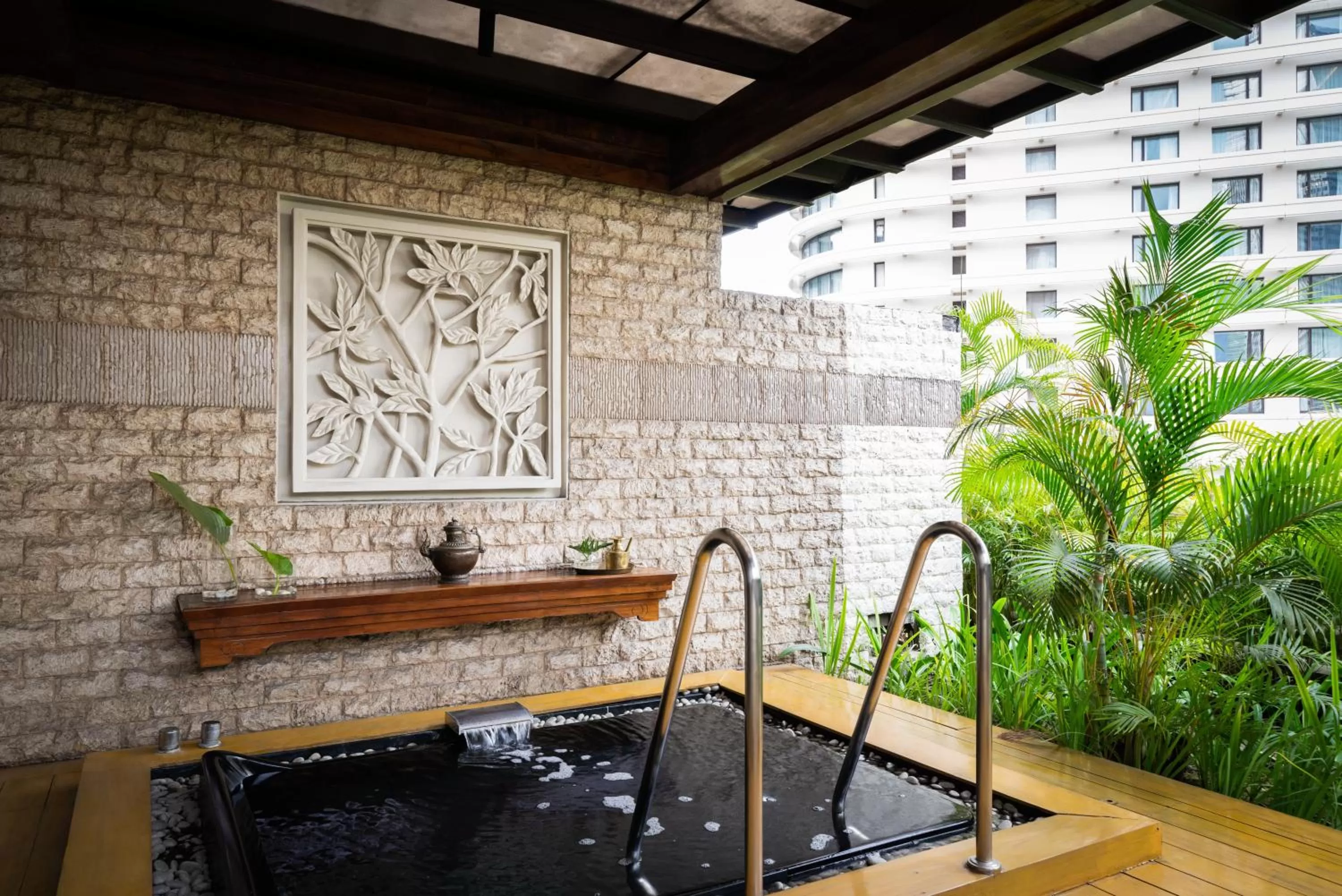 Hot Tub in Edsa Shangri-La, Manila