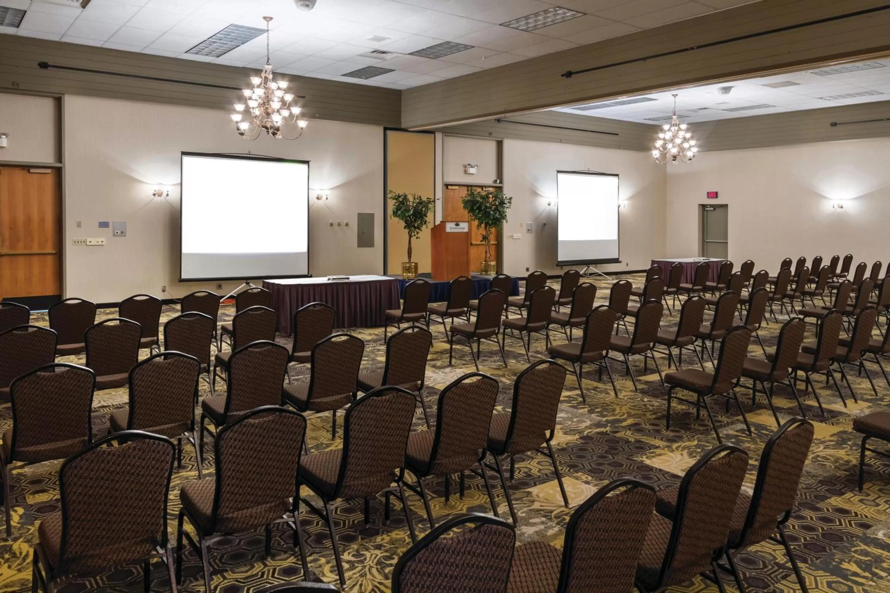 Meeting/conference room in Arrowwood Resort Hotel and Conference Center - Alexandria