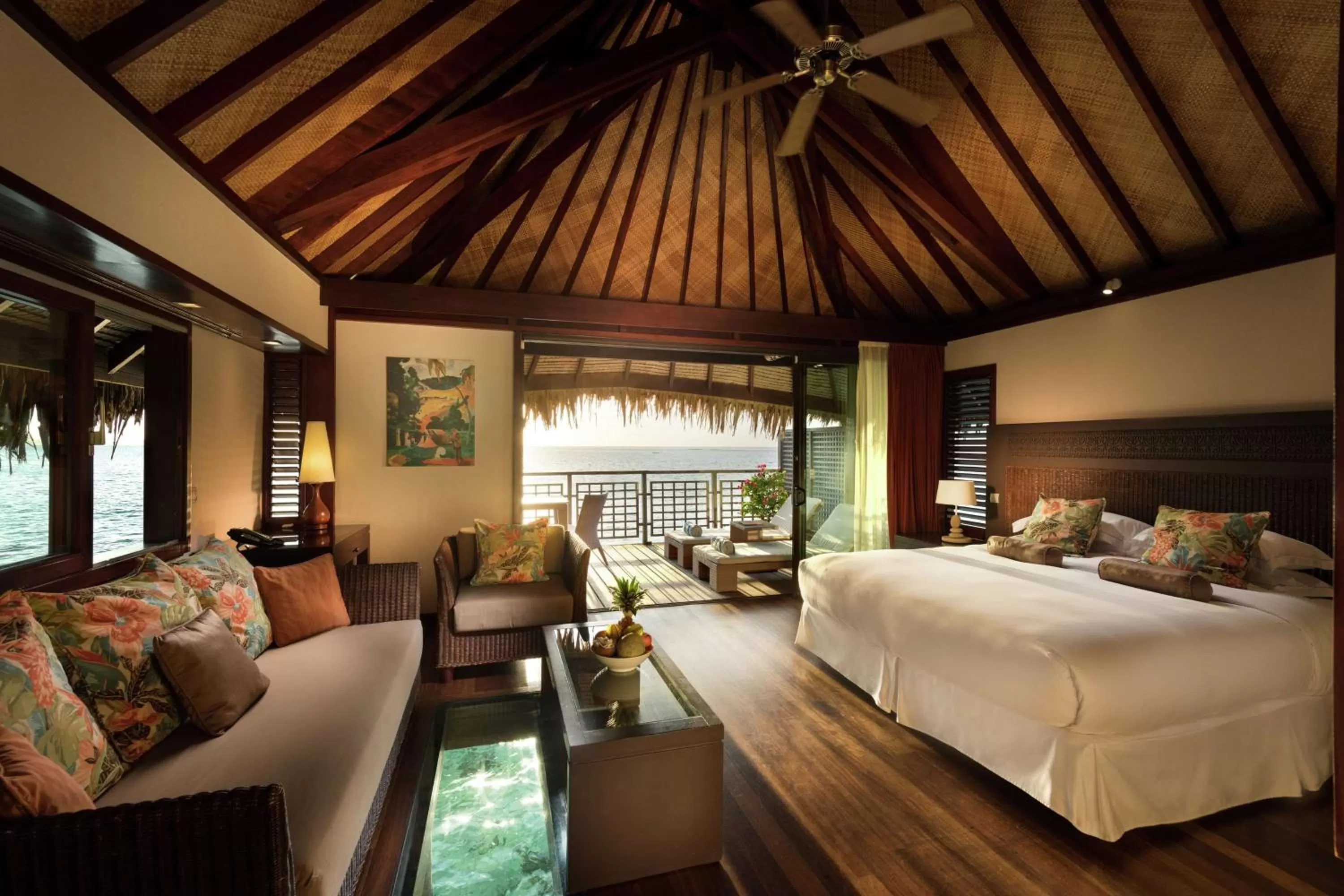 Bed in Hilton Moorea Lagoon Resort & Spa
