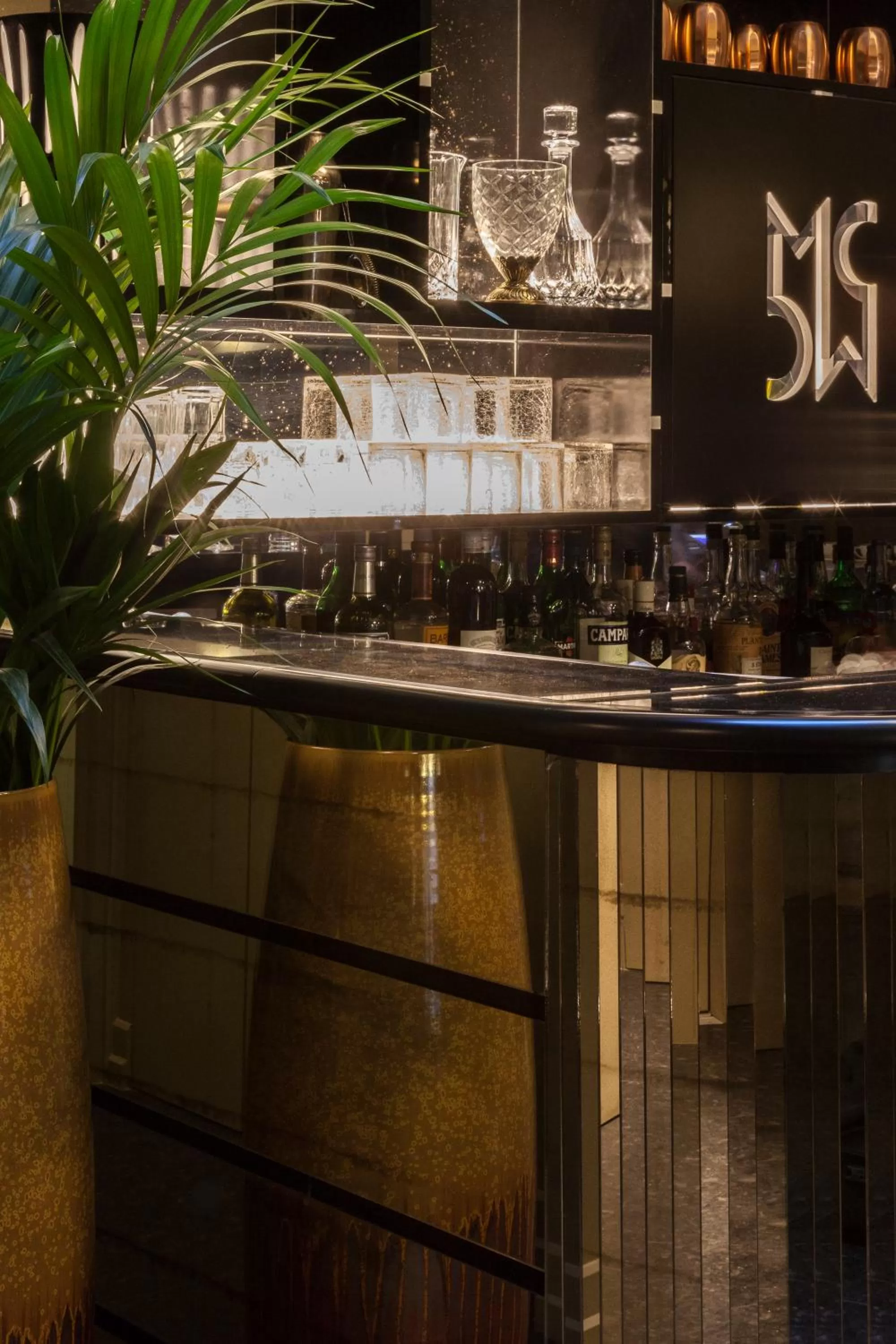 Lounge or bar in Monsieur Cadet Hotel & Spa