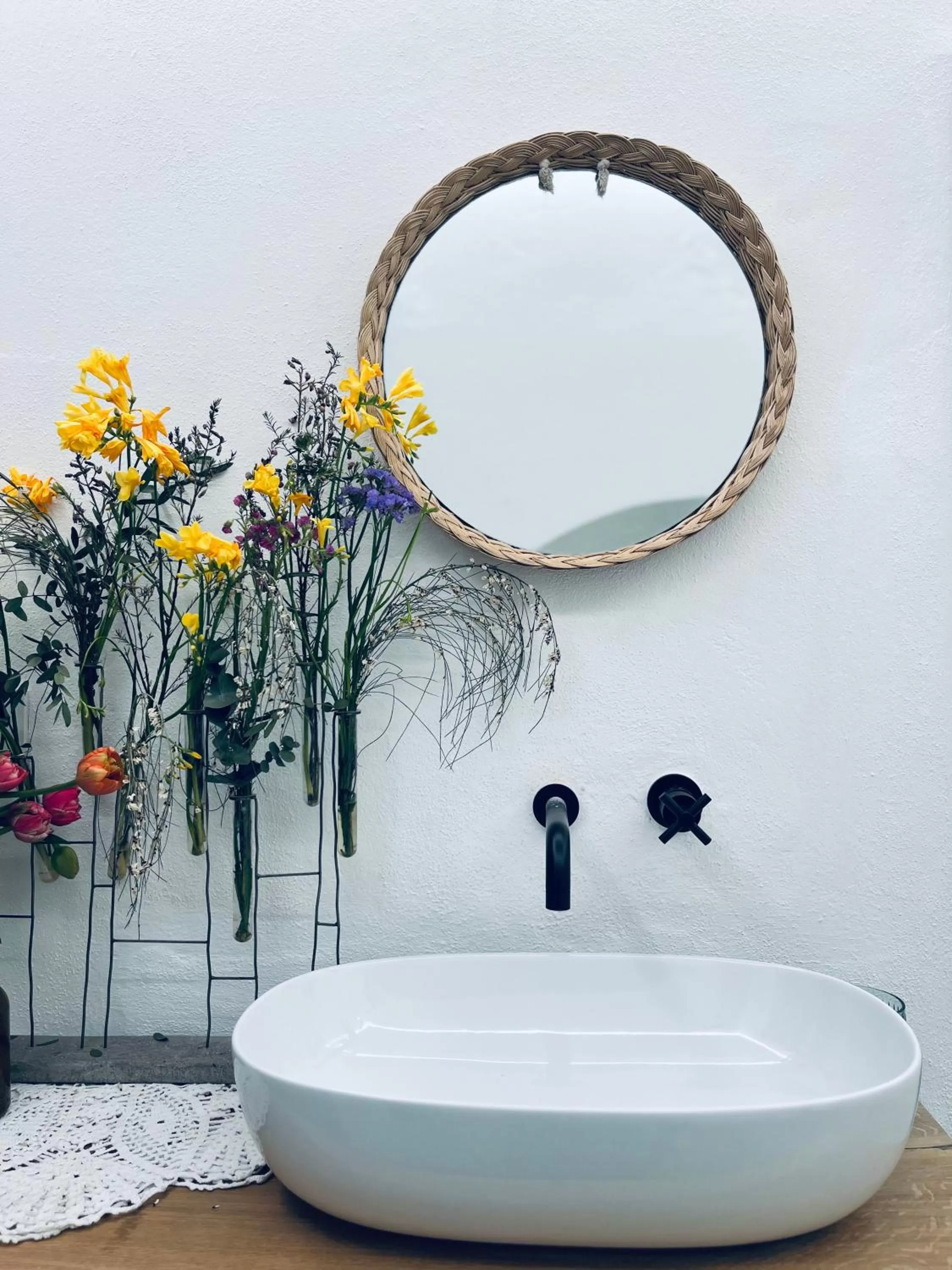 Bathroom in Hydria guest house art gallery