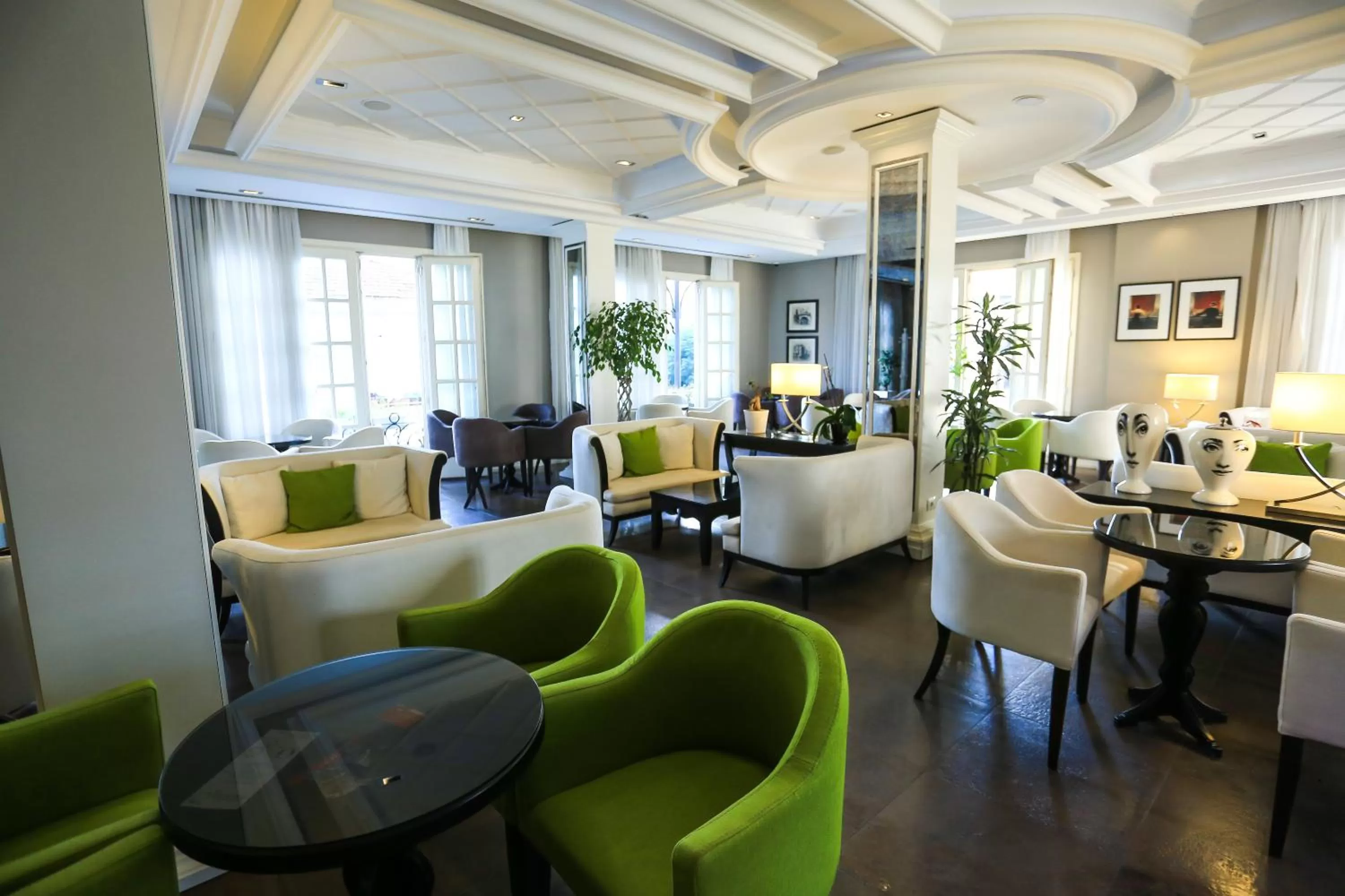 Lounge or bar in Hotel Monarch