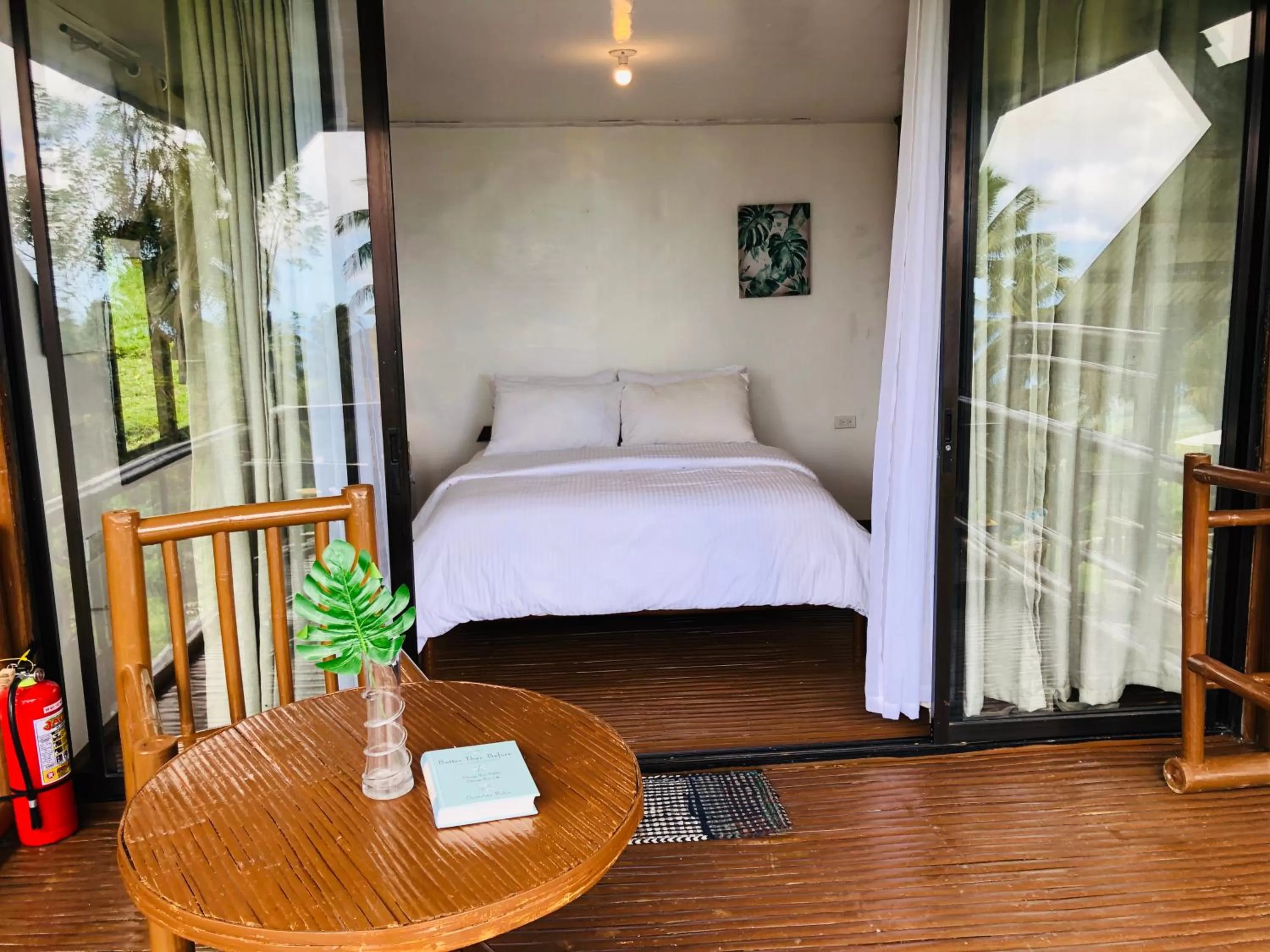 Bed in Bintana sa Paraiso Binunsaran