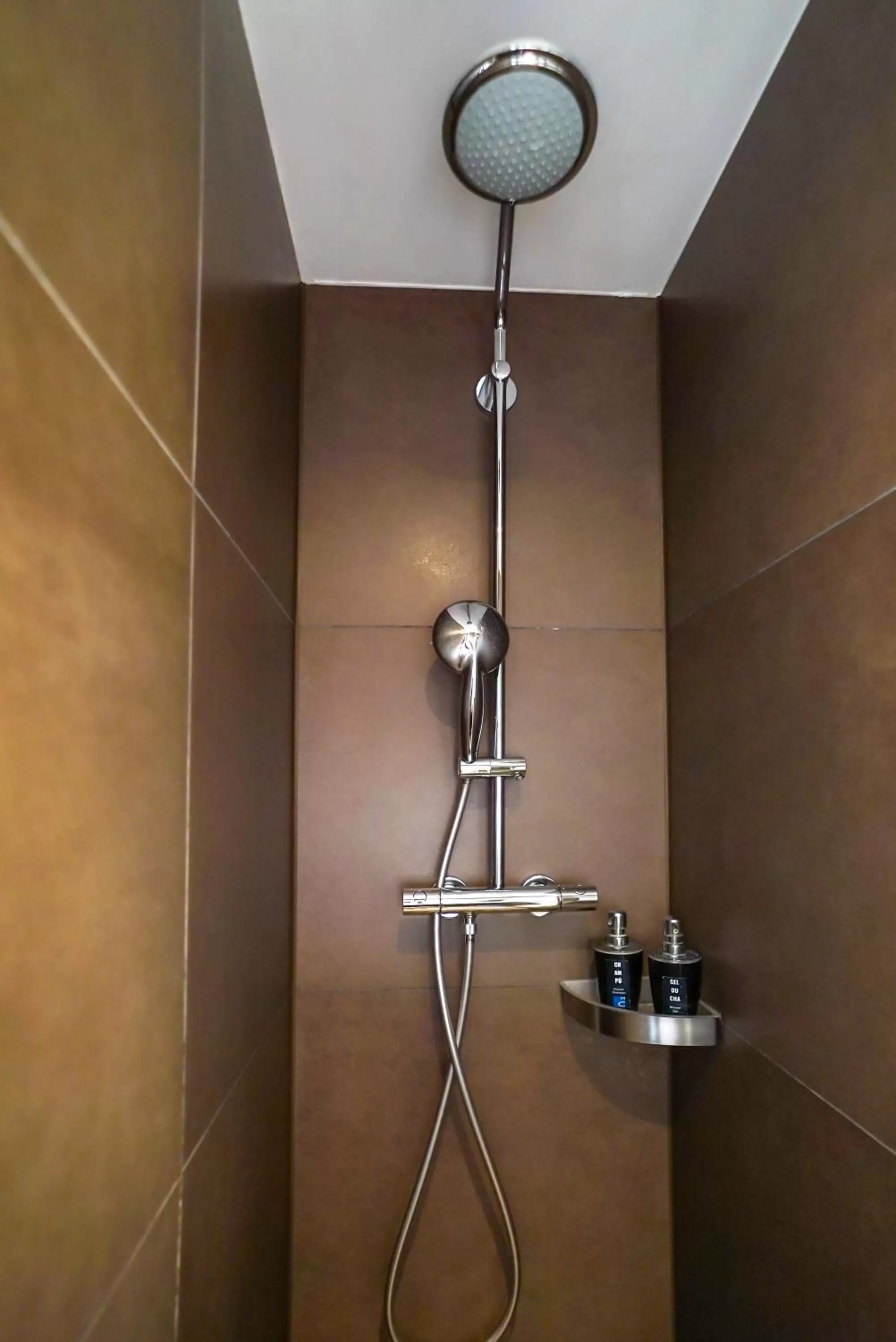 Shower in Hotel Constanza