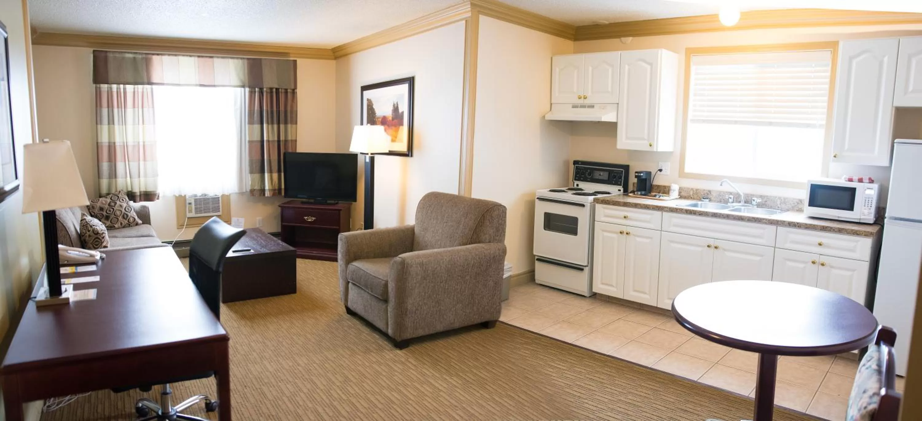 TV and multimedia in Days Inn by Wyndham High Level