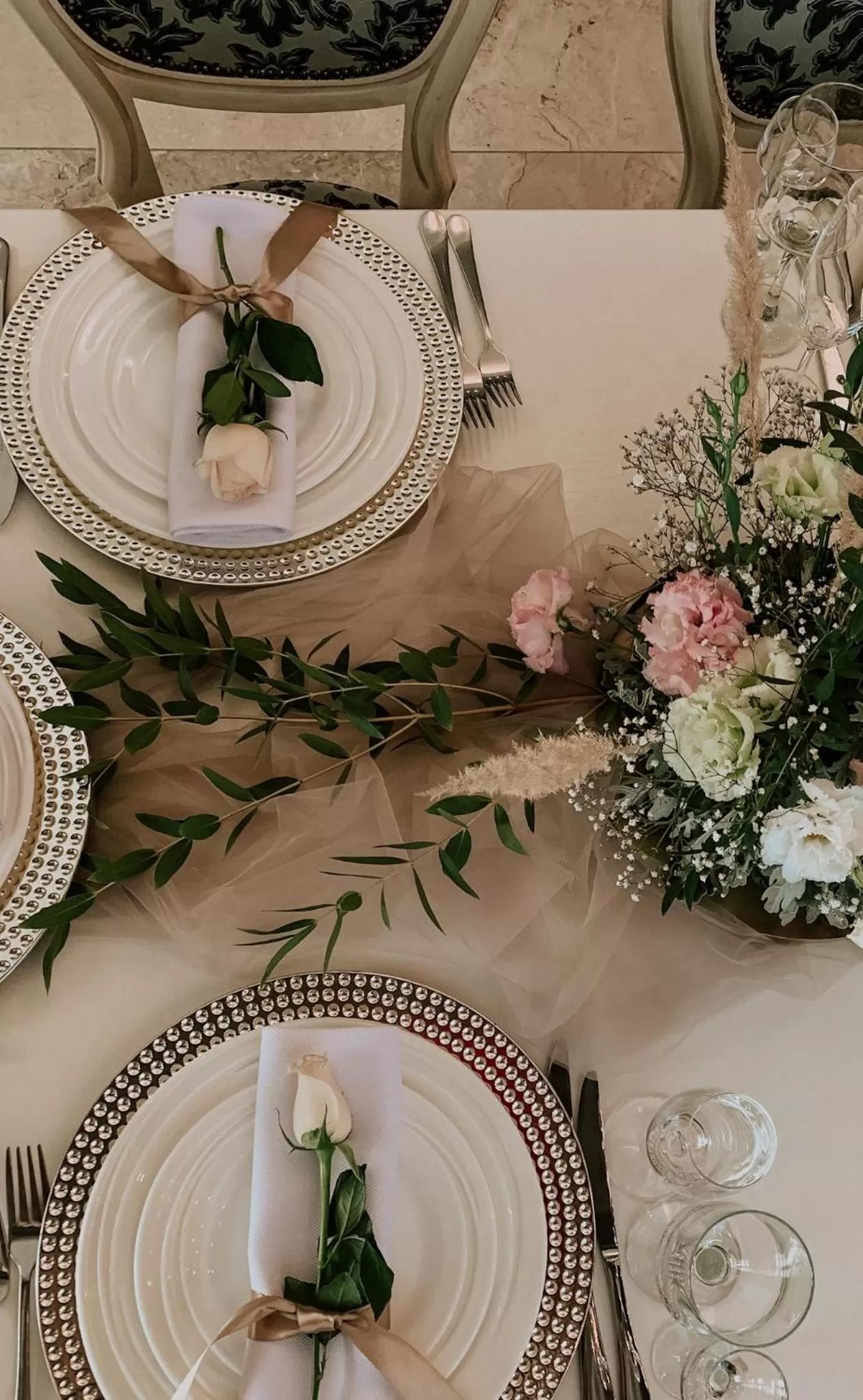 Restaurant/places to eat in Manhattan Hotel & Restaurant