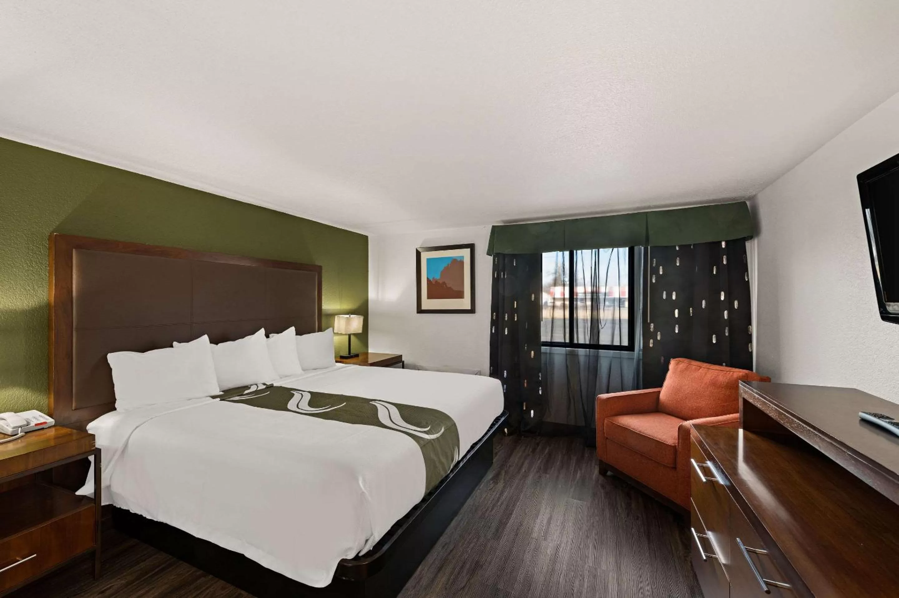 Bedroom, Bed in Quality Inn & Suites Council Bluffs - Omaha East