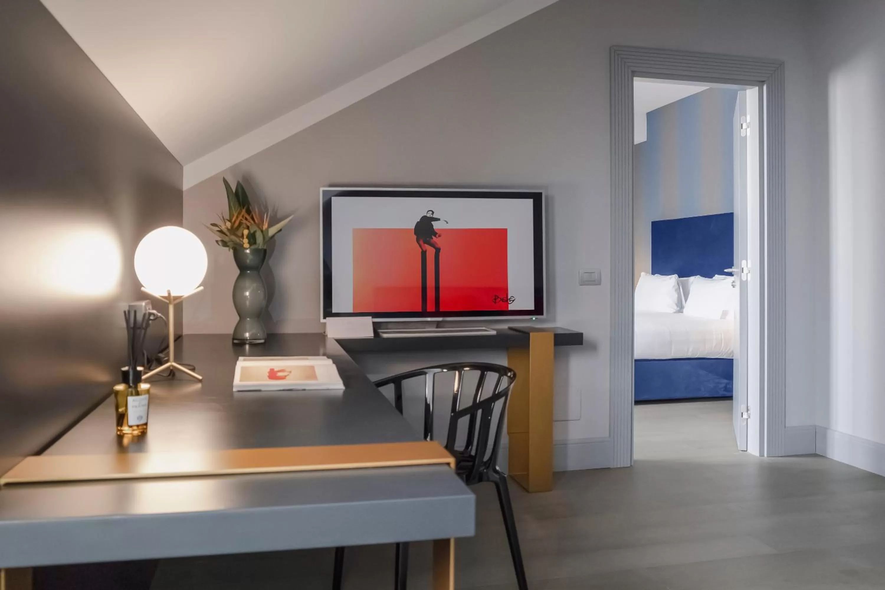 Communal lounge/ TV room in Palazzo Cornalia