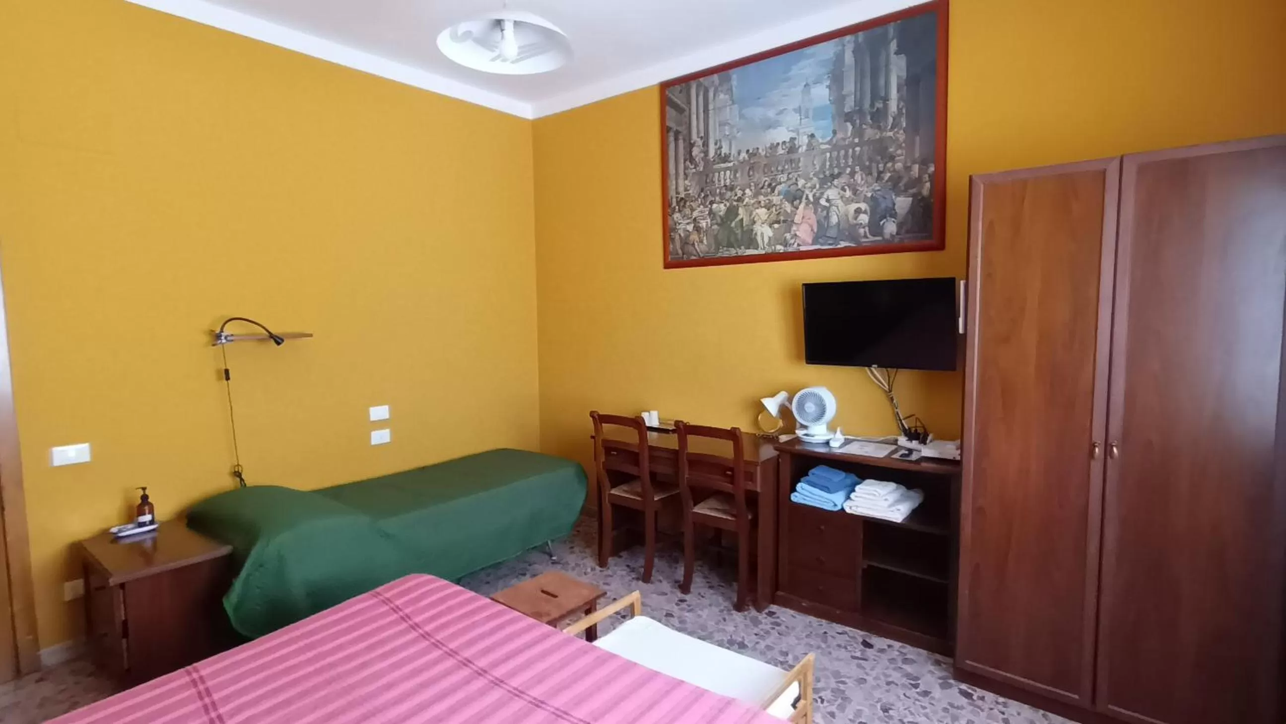 Bedroom, Bed in B&B Falcone